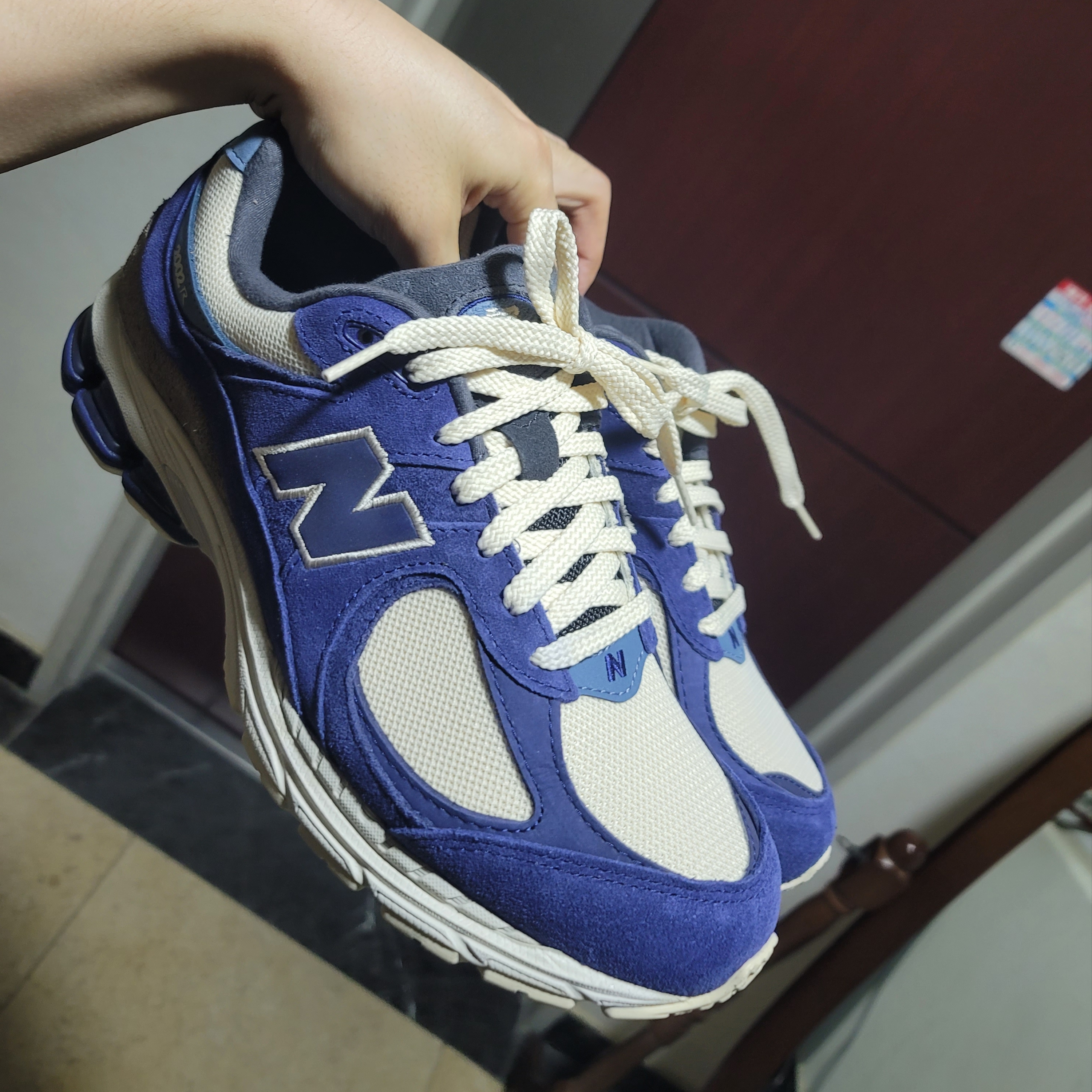New Balance 2002R Light Cream Purple 착용 스타일