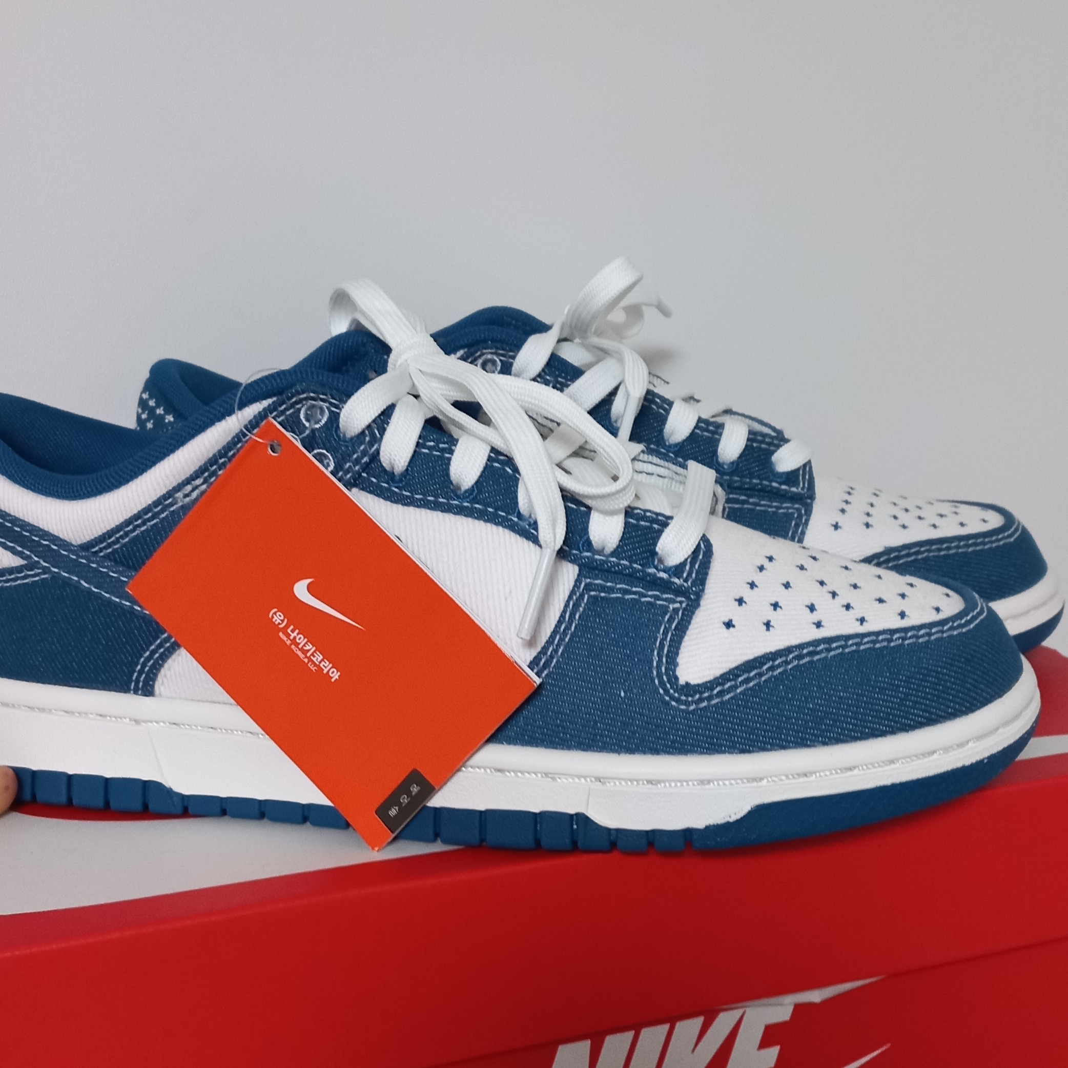 Nike Dunk Low Retro SE Industrial Blue 착용 스타일