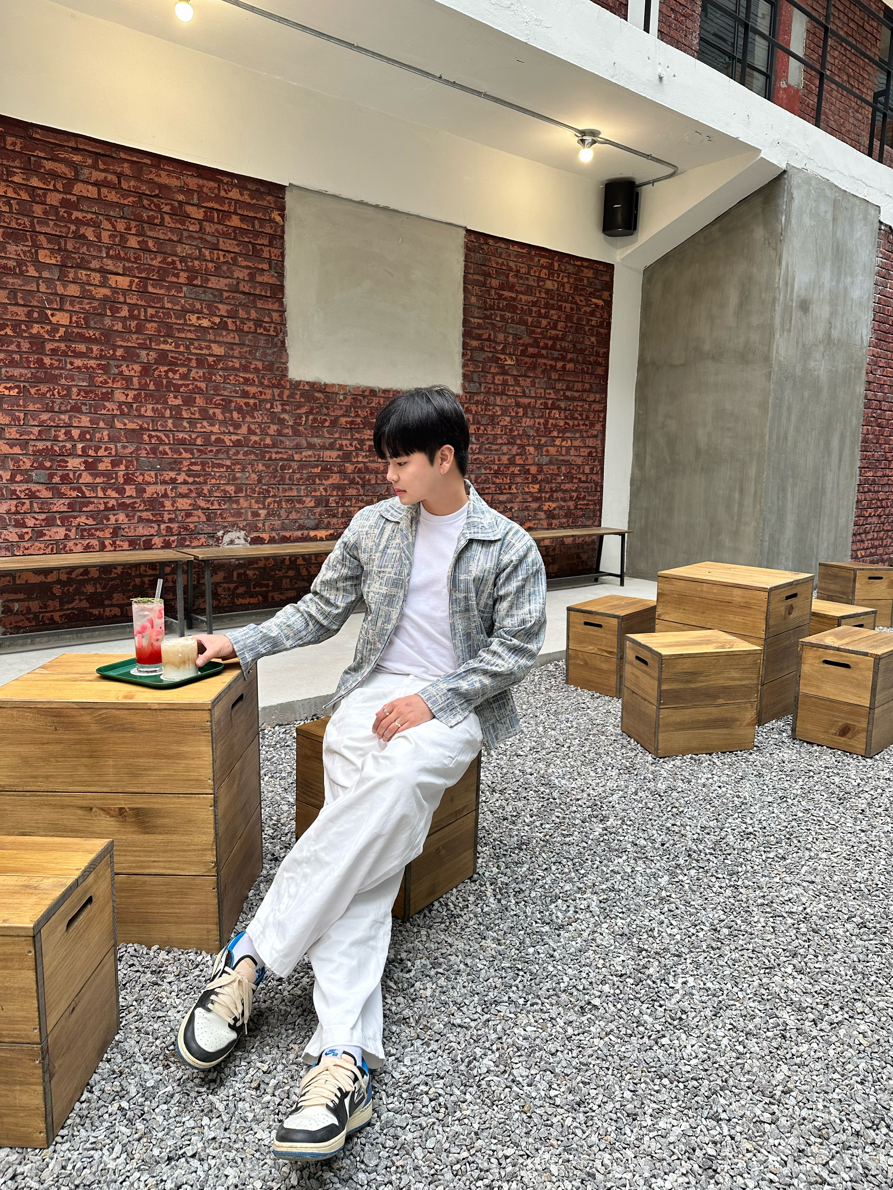 조던 1 x 트래비스 스캇 x 프라그먼트 레트로 로우 OG SP 밀리터리 블루, 티파니 앤 코 1837 링 네로우 실버 착용 스타일 - 1