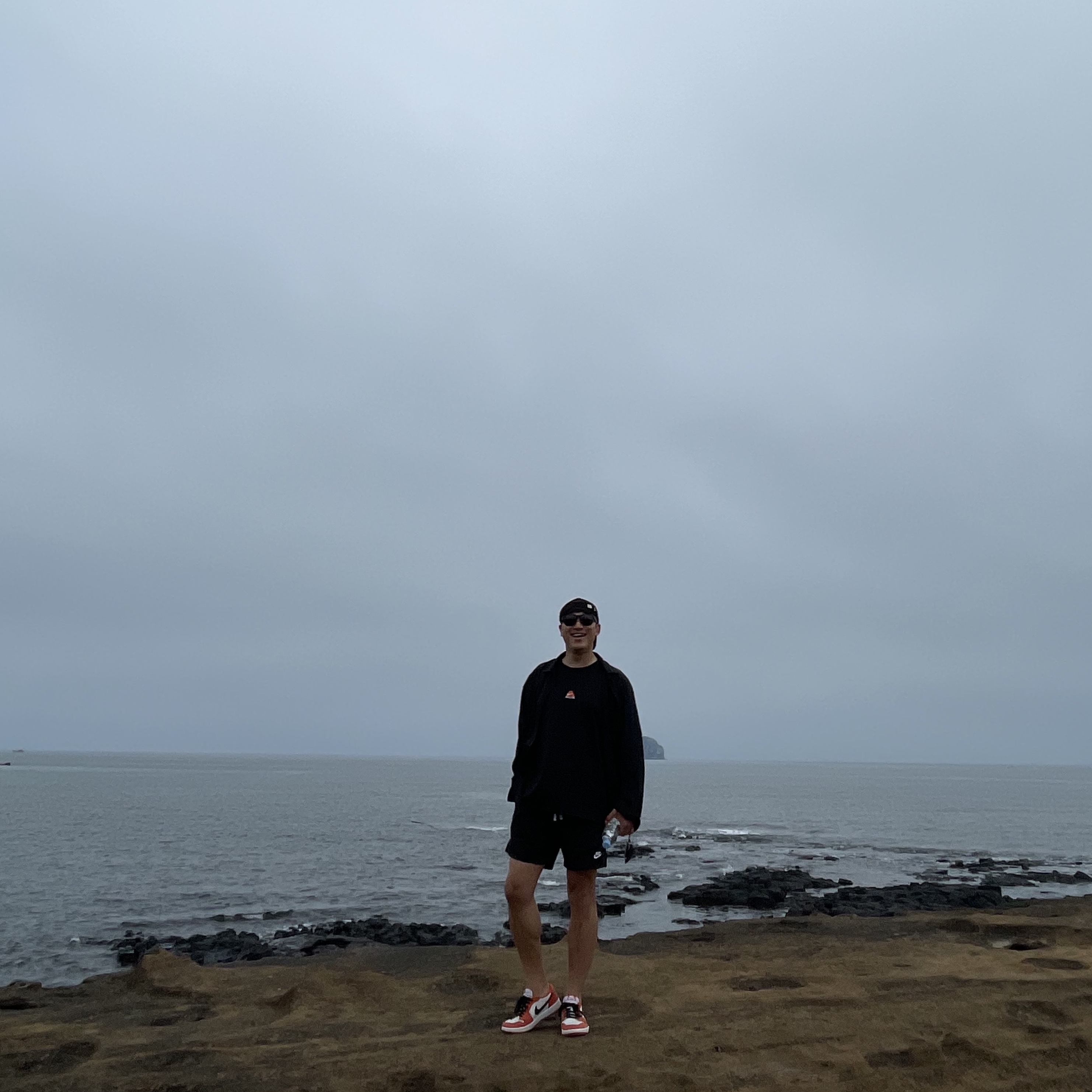 Nike ACG LBR Lungs T-Shirt Black - Asia, Nike NSW Woven Shorts Black - Asia 착용 스타일