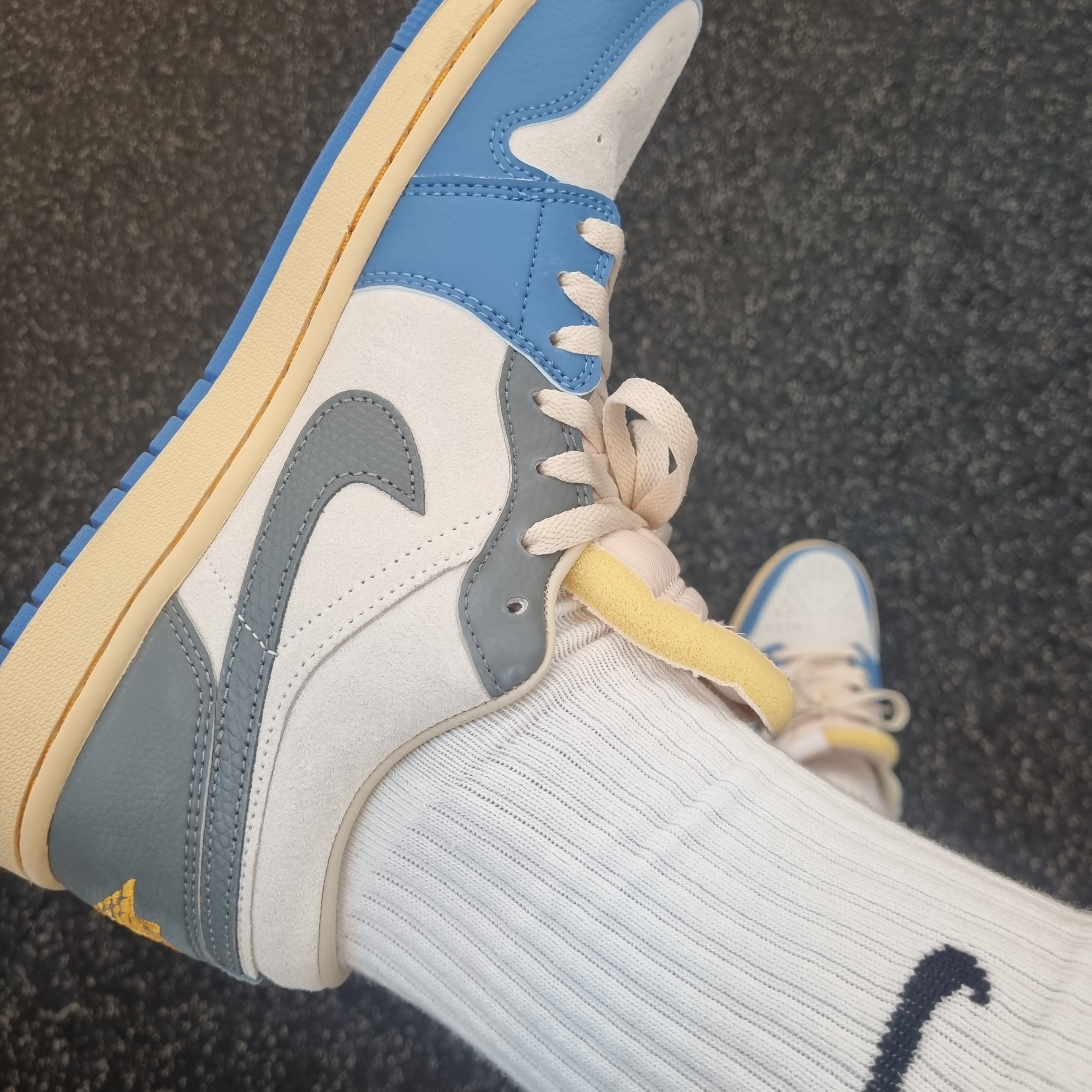 Jordan 1 Low SE Tokyo 96 착용 스타일