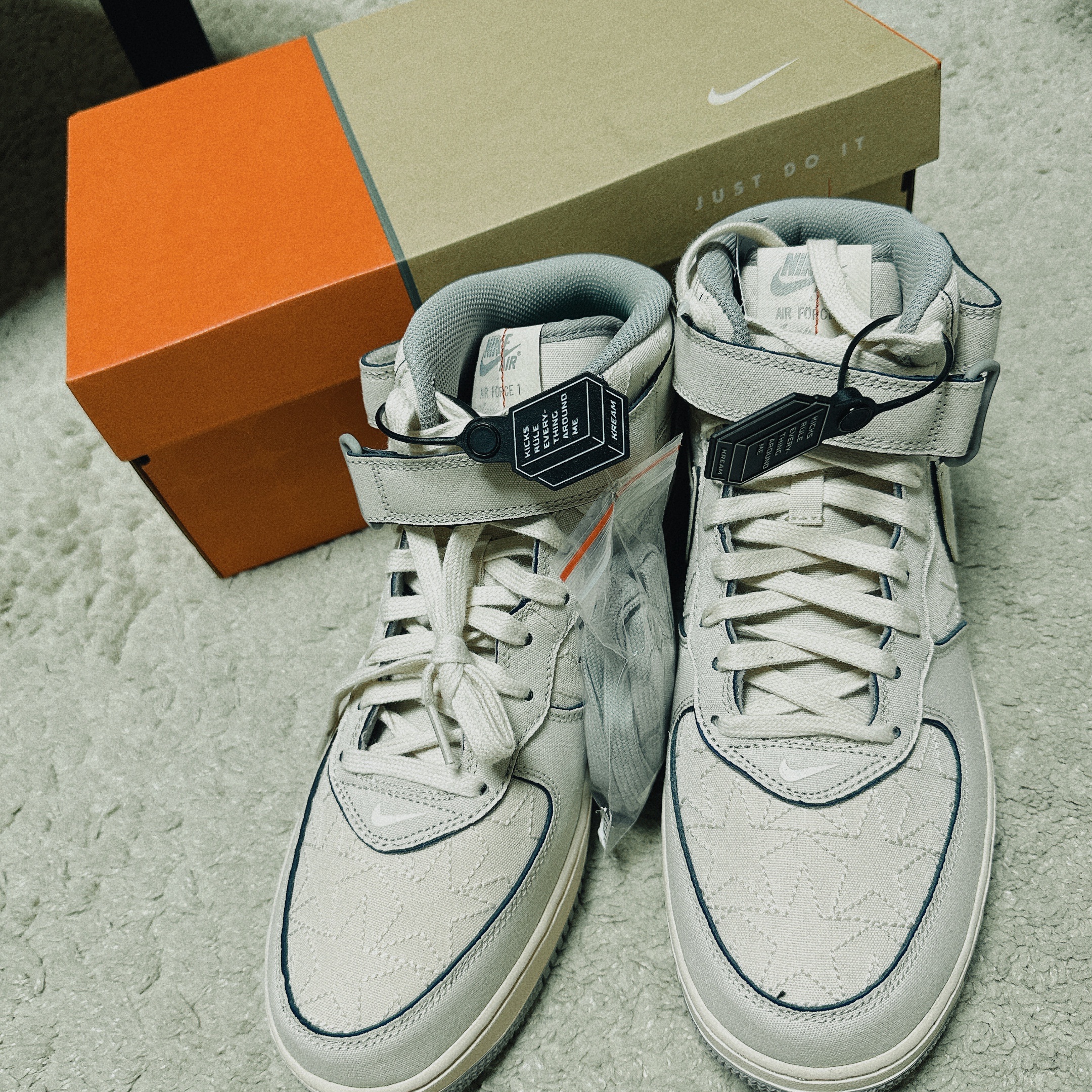 Nike Air Force 1 Mid '07 Pearl White 착용 스타일 - 2