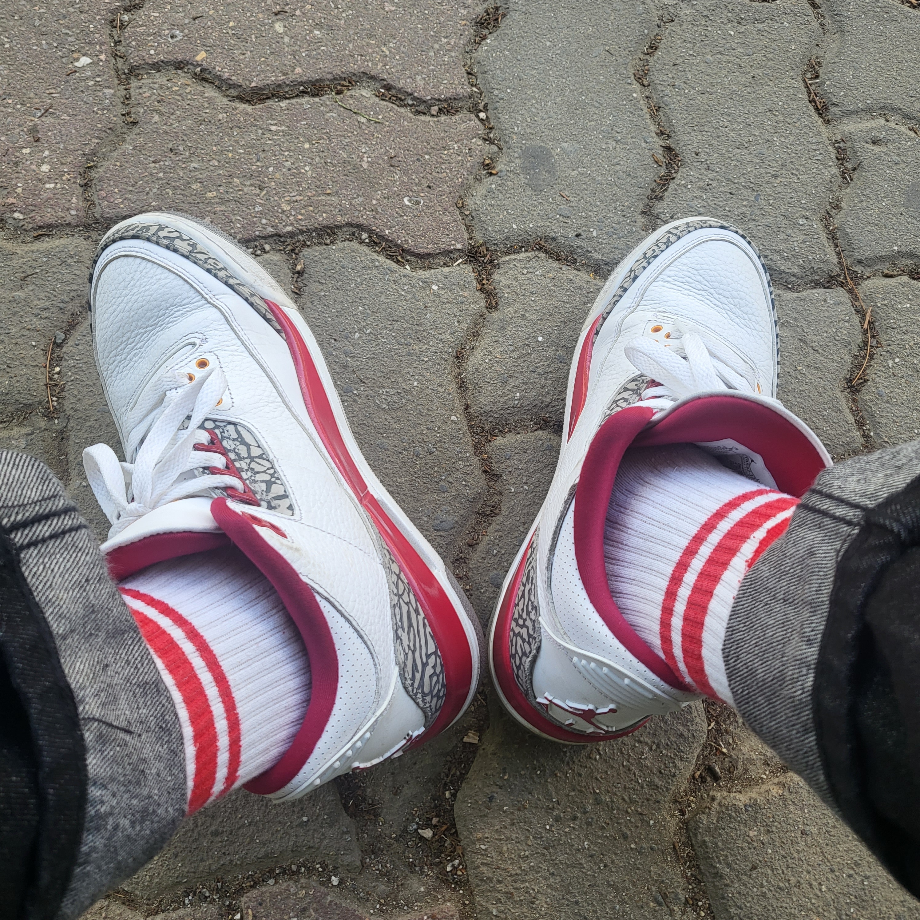 Jordan 3 Retro Cardinal Red, Essentials Track Jacket Black - 20FW 착용 스타일 - 5