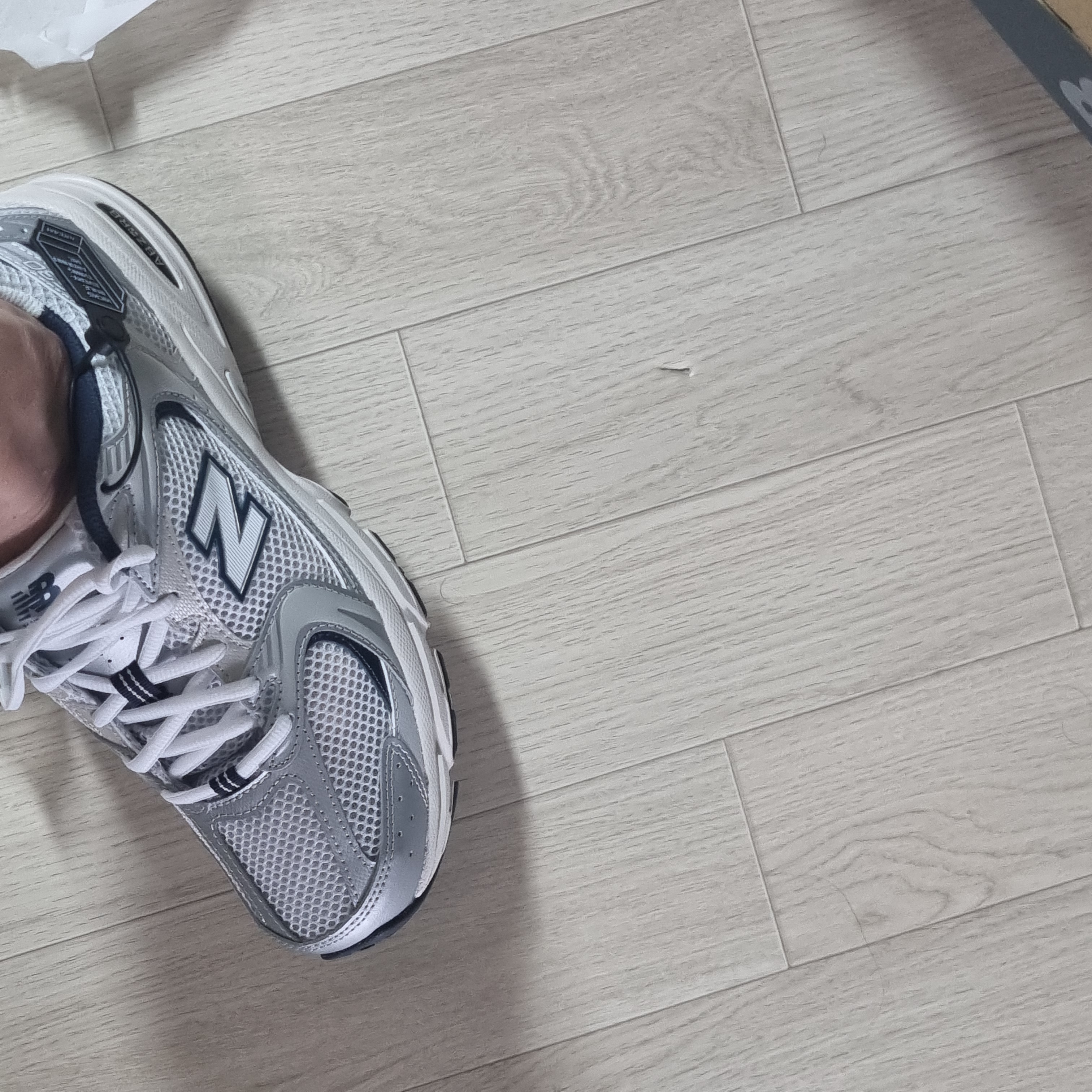 뉴발란스 530 스틸 그레이 착용 스타일 - 1