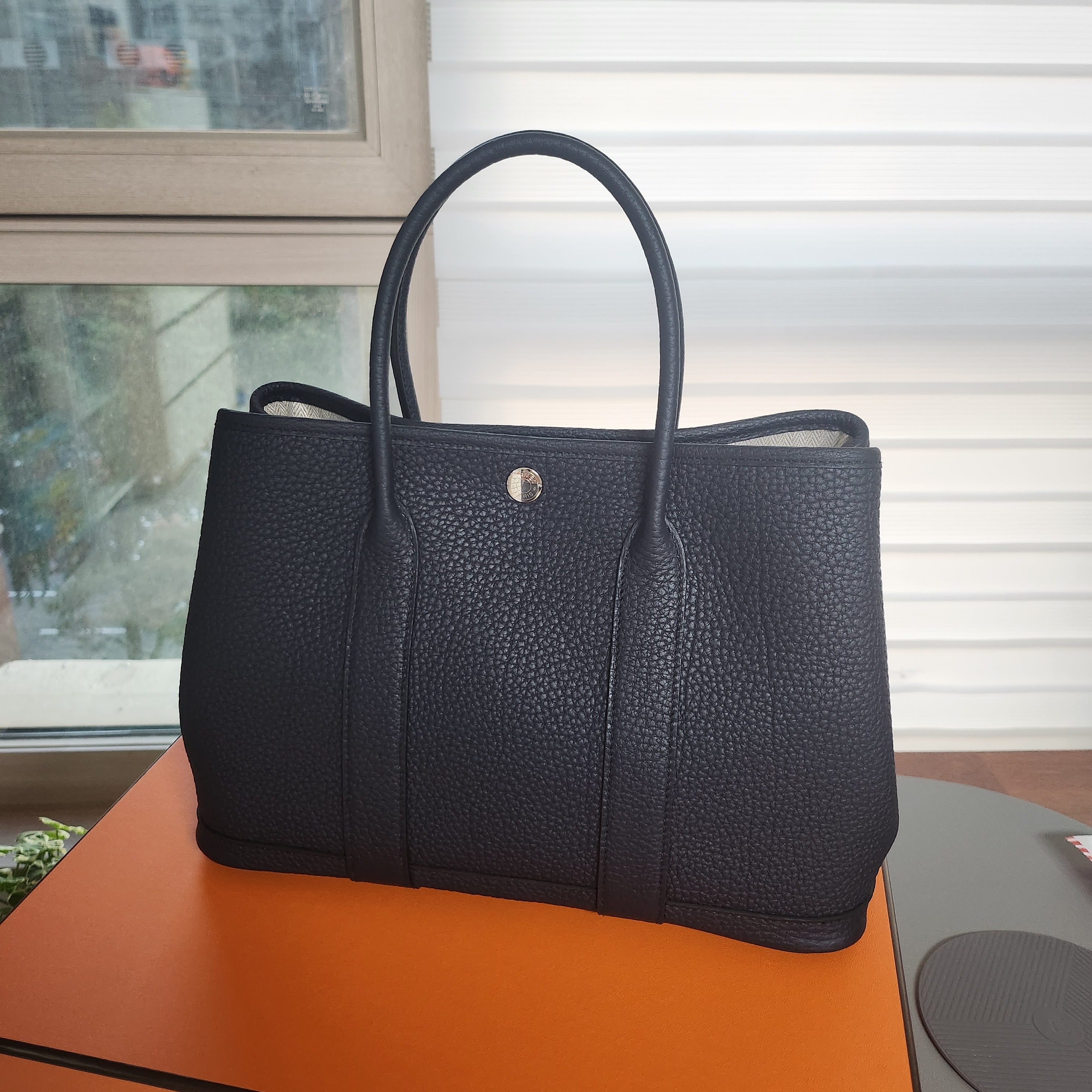 Hermes Garden Party 30 Bag Negonda & Palladium Bleu Indigo 착용 스타일