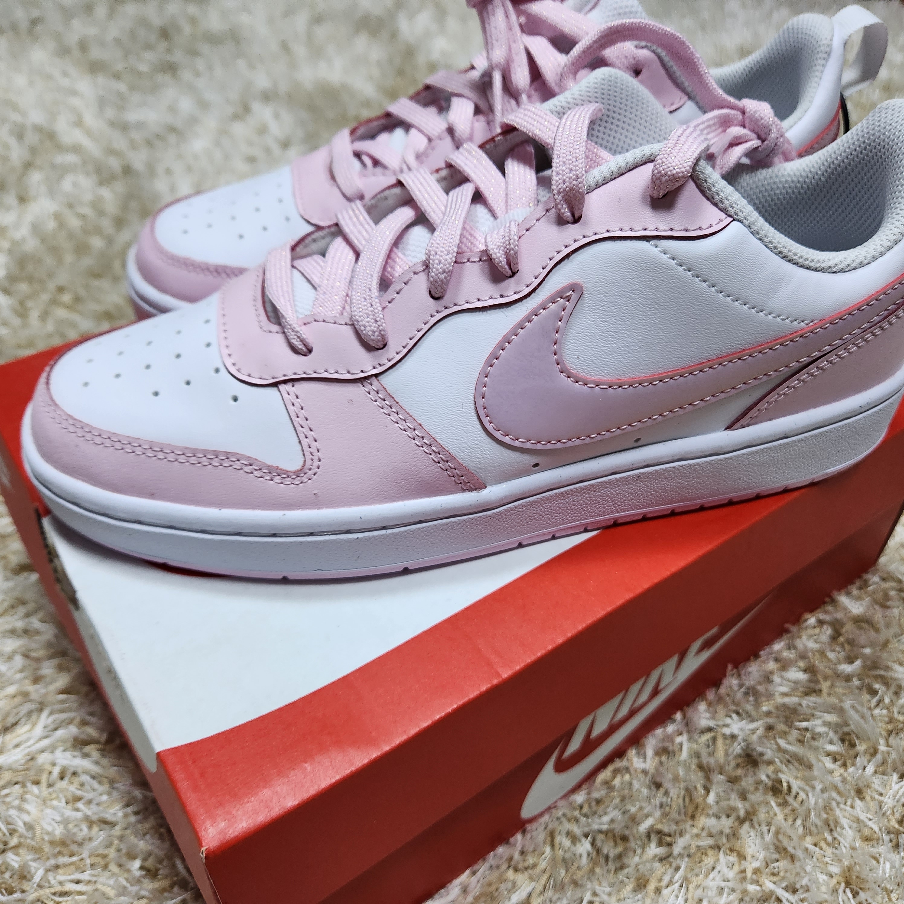 (GS) Nike Court Borough 2 SE White Pink Foam 착용 스타일