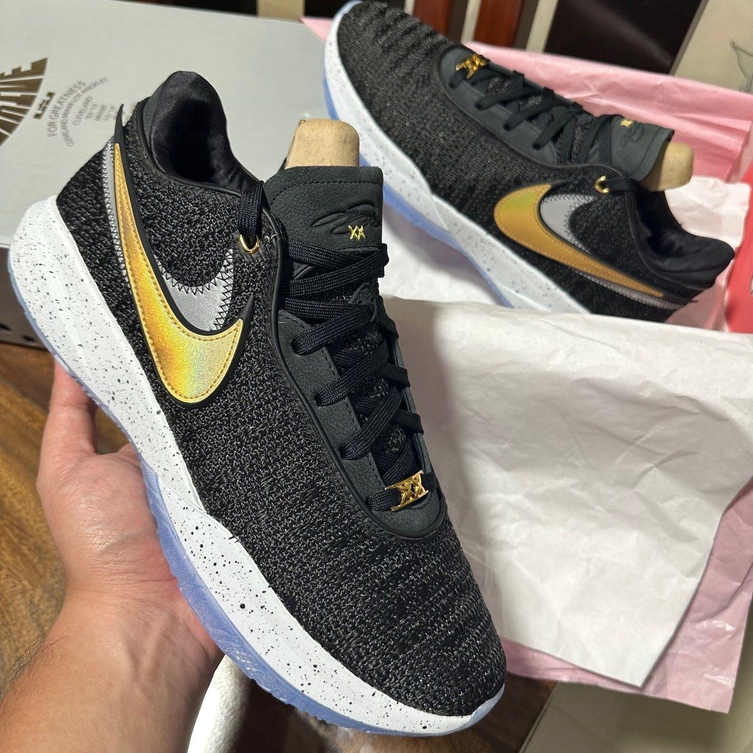 Nike LeBron XX EP Black Metallic Gold 착용 스타일 - 1