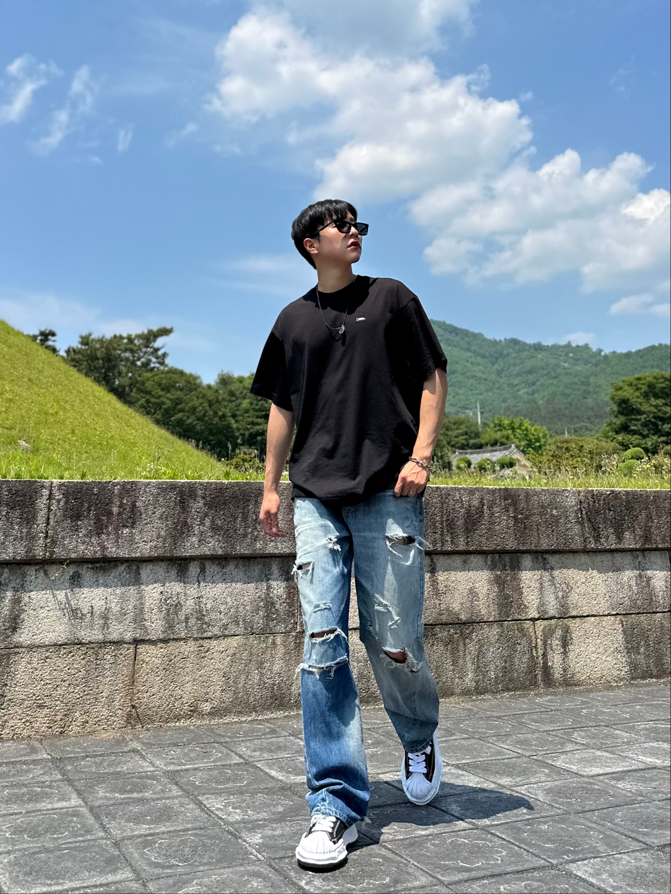메종 미하라 야스히로 블레이키 OG 솔 캔버스 로우탑 스니커즈 블랙 화이트 착용 스타일 - 1