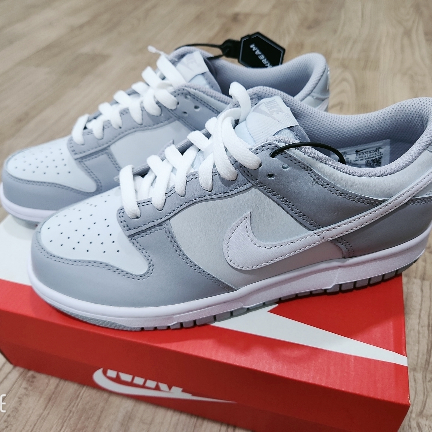 (GS) Nike Dunk Low Wolf Grey 착용 스타일 - 2