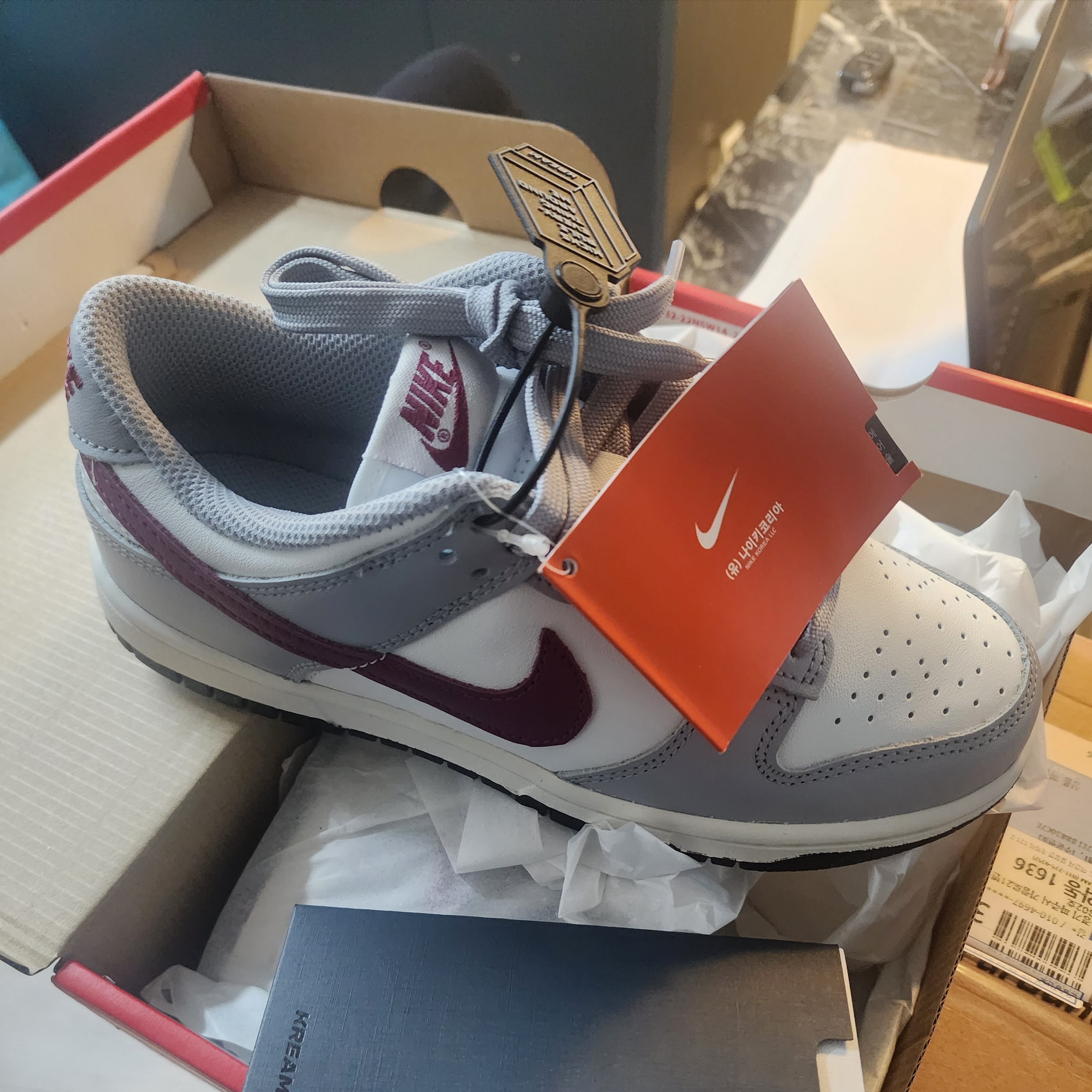 (W) Nike Dunk Low Wolf Grey Rosewood 착용 스타일