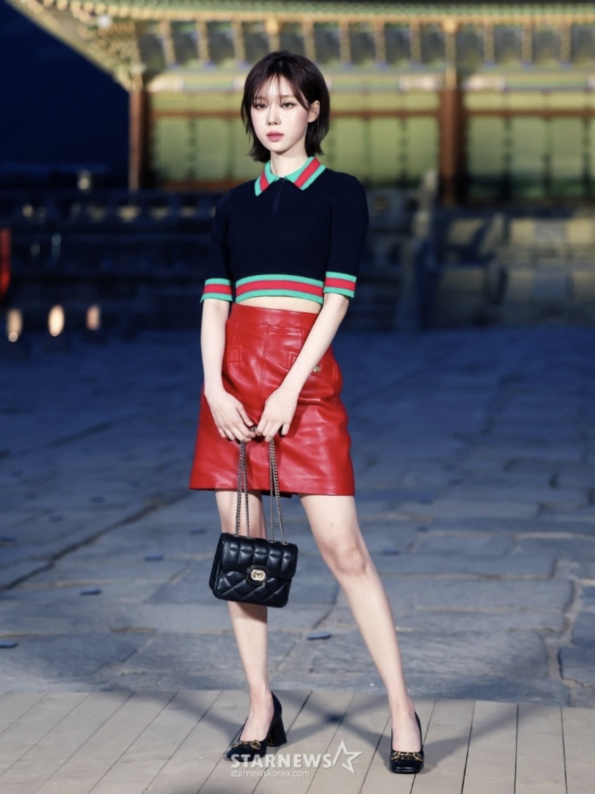 (W) Gucci Mid-Heel Pumps with Horsebit Black 착용 스타일 - 1