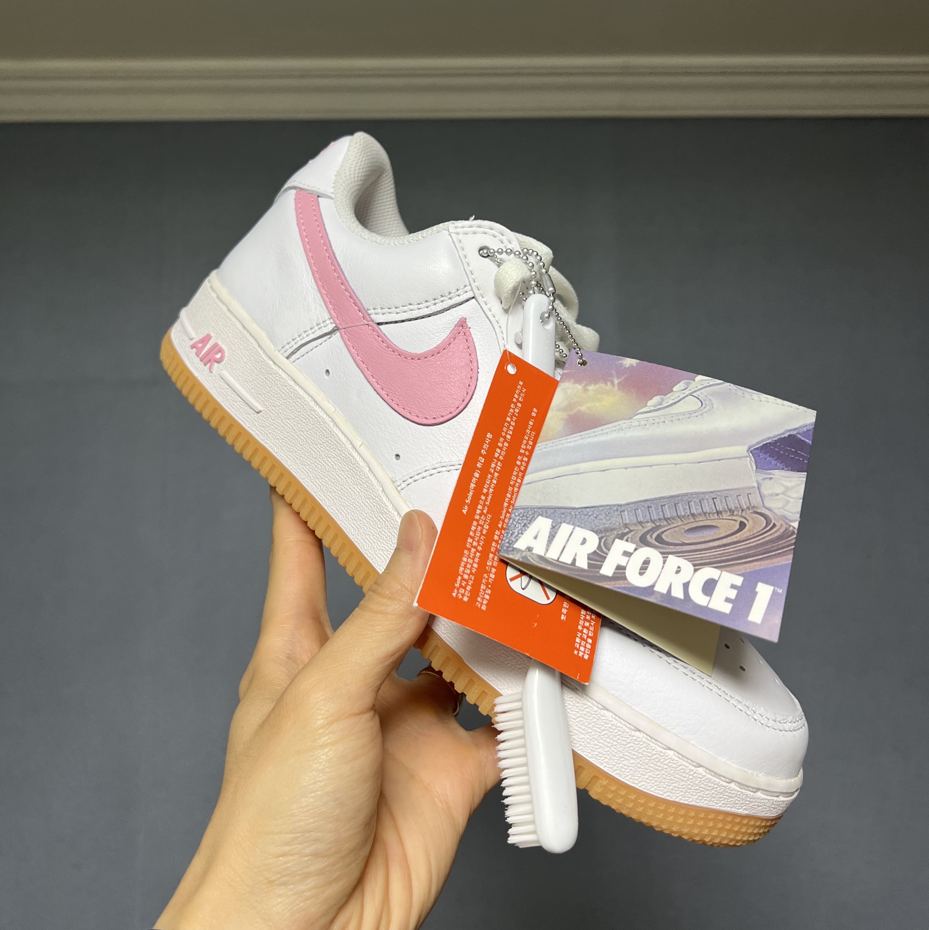 Nike Air Force 1 Low Retro Color of the Month White Pink 착용 스타일