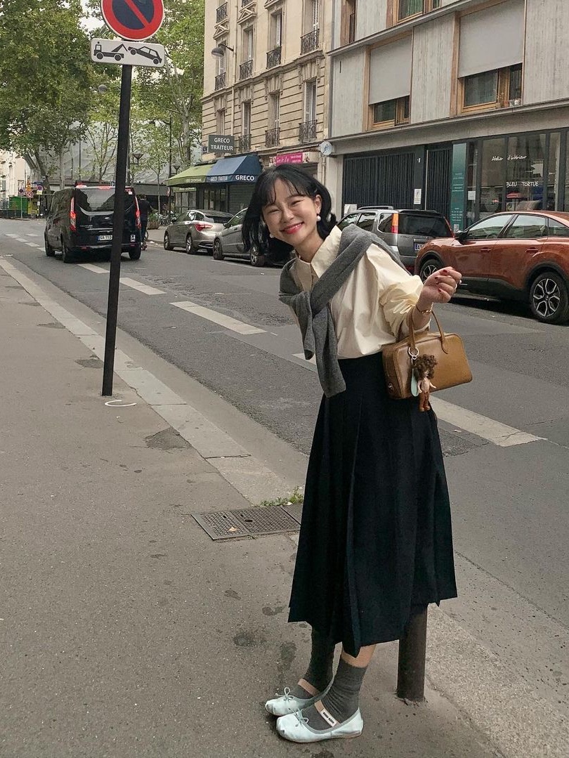 (W) Miu Miu Satin Ballerinas Lake Blue, (W) Miu Miu Satin Ballerinas Orchid Pink 착용 스타일