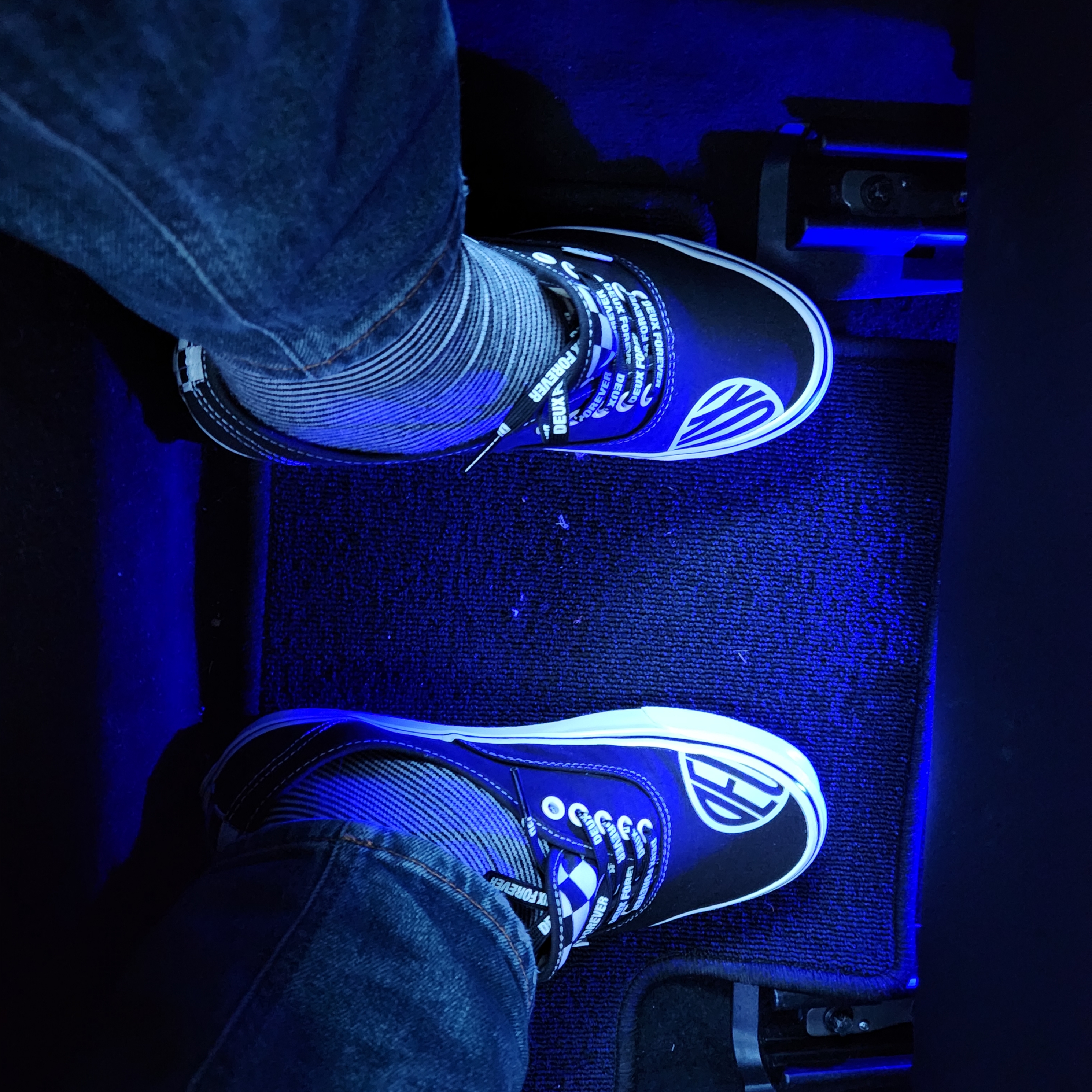 Vans x Deux Authentic 44 DX Black 착용 스타일 - 4