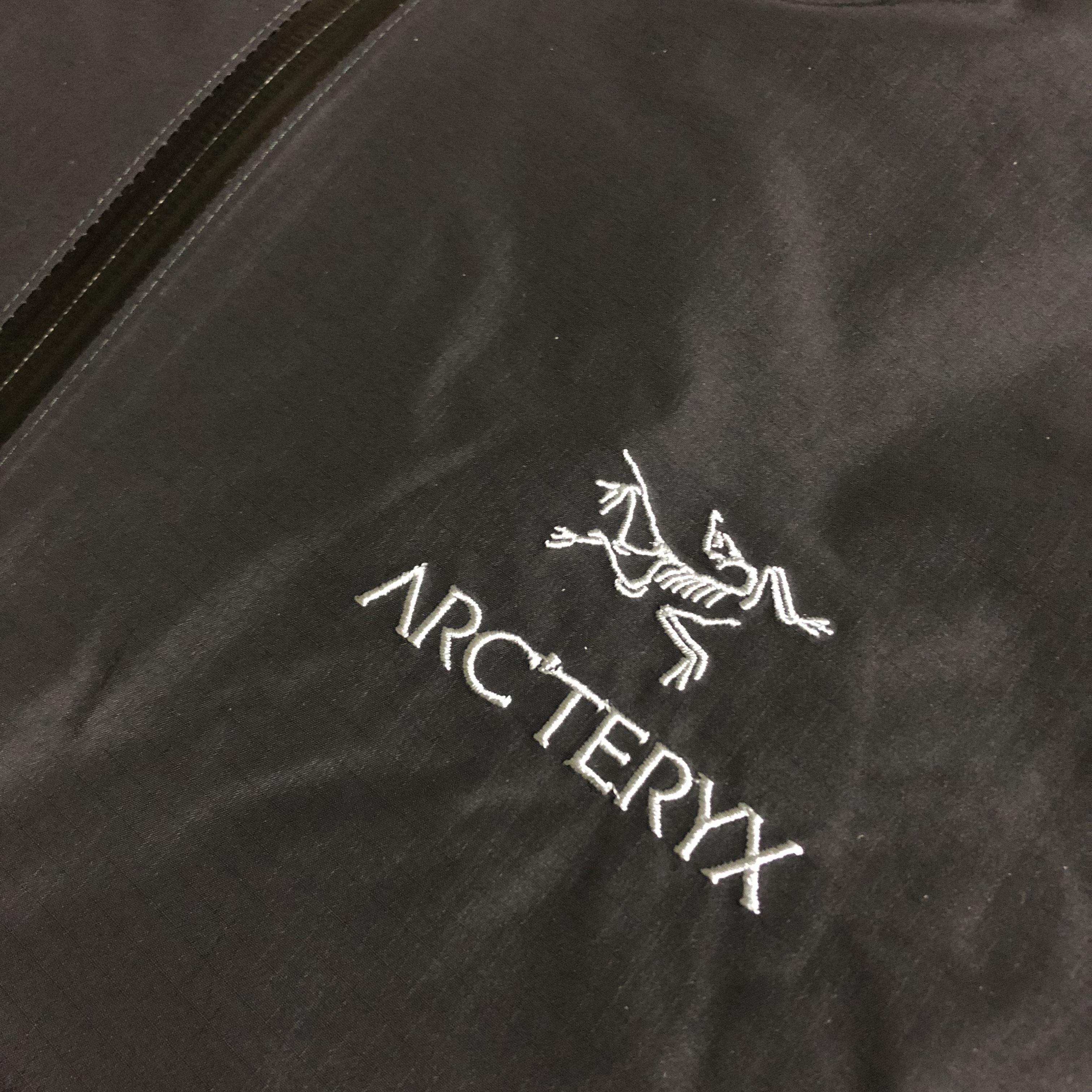 Arc'teryx Zeta SL Jacket Black 착용 스타일