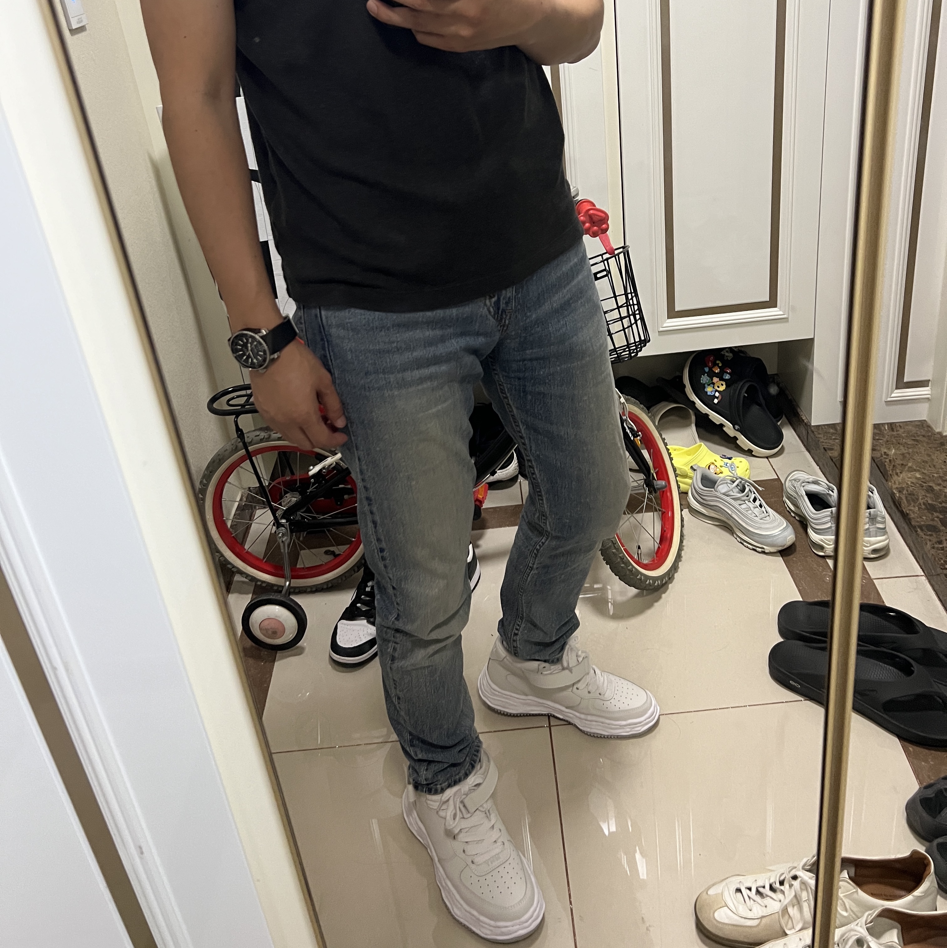 Maison Mihara Yasuhiro Wayne OG Sole Leather High-top Sneakers White 착용 스타일