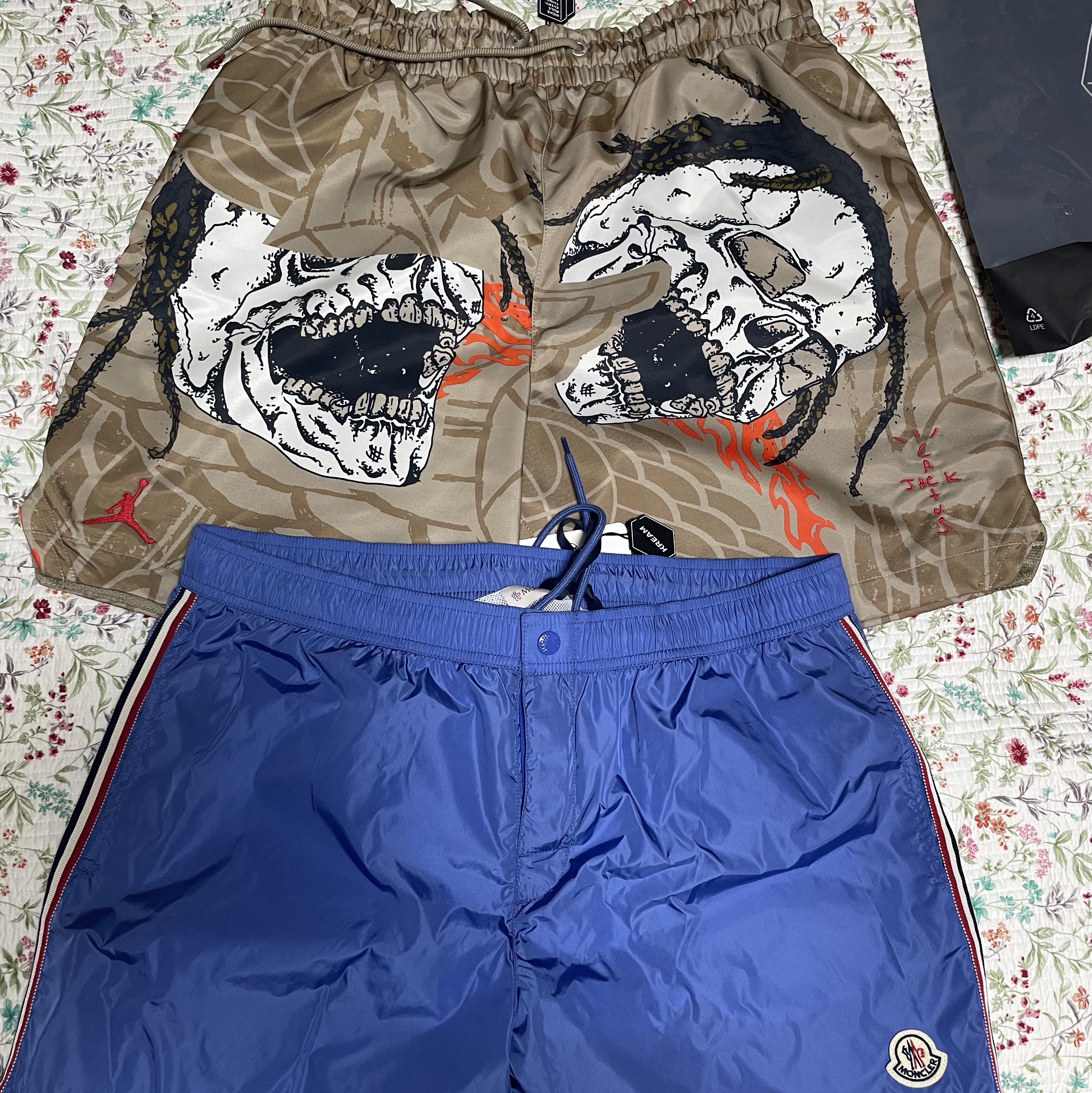 Moncler Tricolor Detail Swim Shorts Royal Blue - 22SS, Jordan x Travis Scott Pool Shorts - Asia 착용 스타일