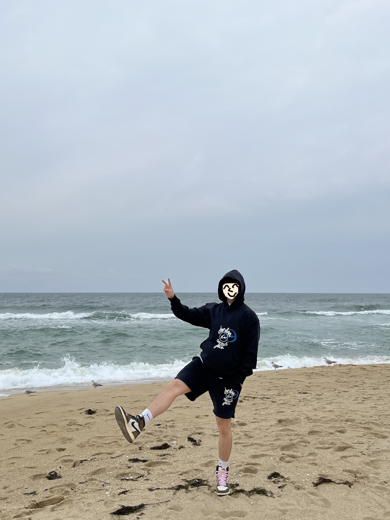 Jordan x Travis Scott x Fragment Hoodie Black (DJ0615-010), Jordan x Travis Scott x Fragment Shorts Black (DJ0617-010) 착용 스타일