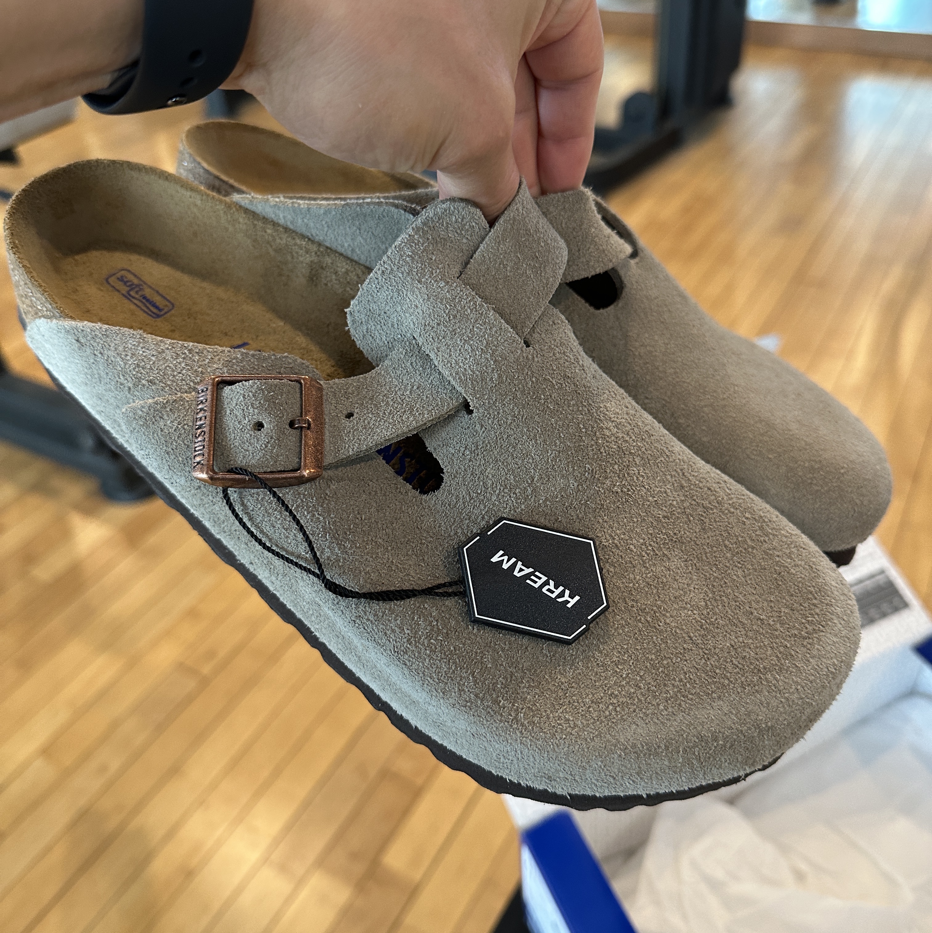 Birkenstock Boston Soft Footbed Taupe - Regular, Apple Watch SE 40mm GPS Midnight Aluminum Case with Sport Band Midnight (Korean Ver.) 착용 스타일 - 2