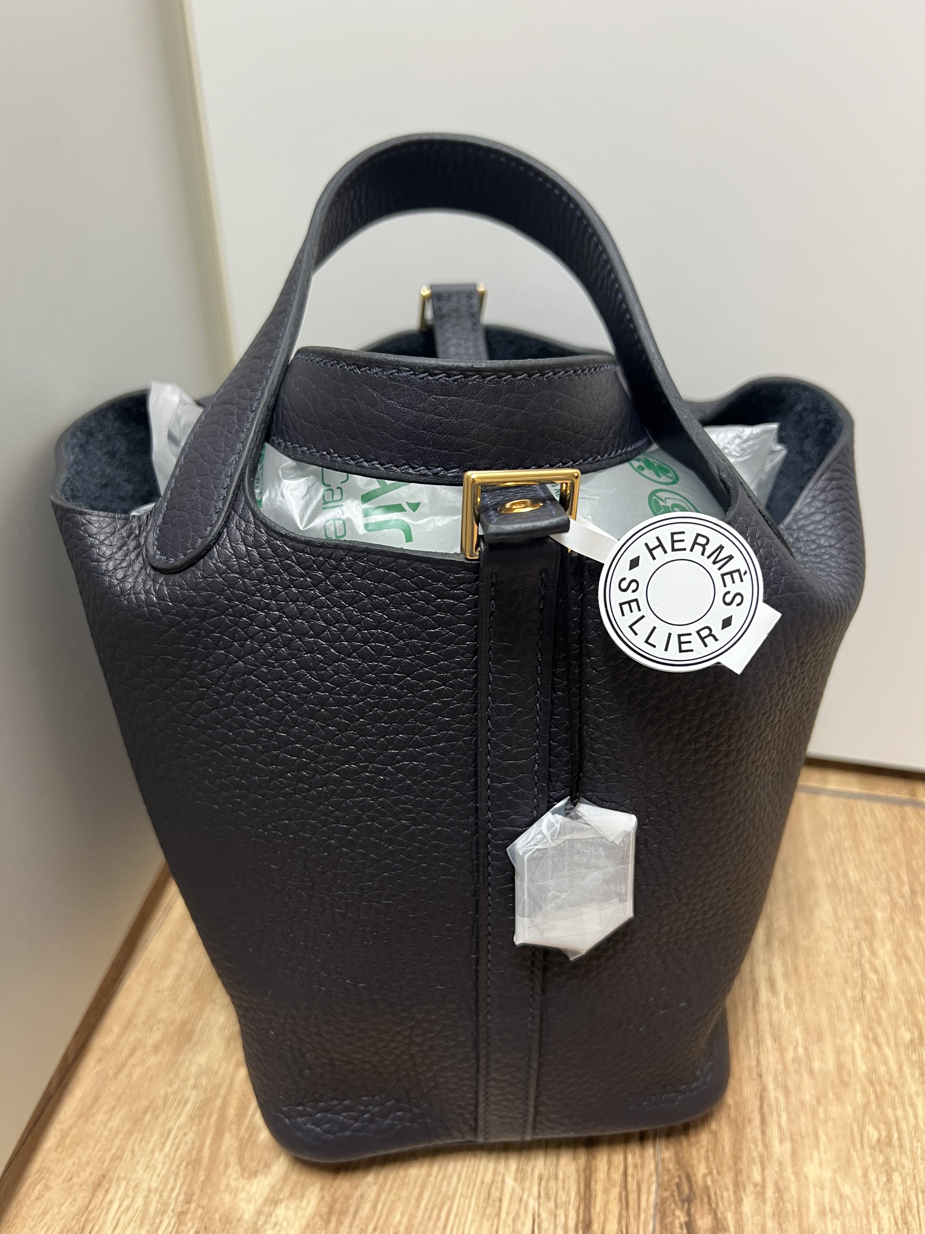 Hermes Picotin Lock 18 Bag Clemence & Gold Caban 착용 스타일