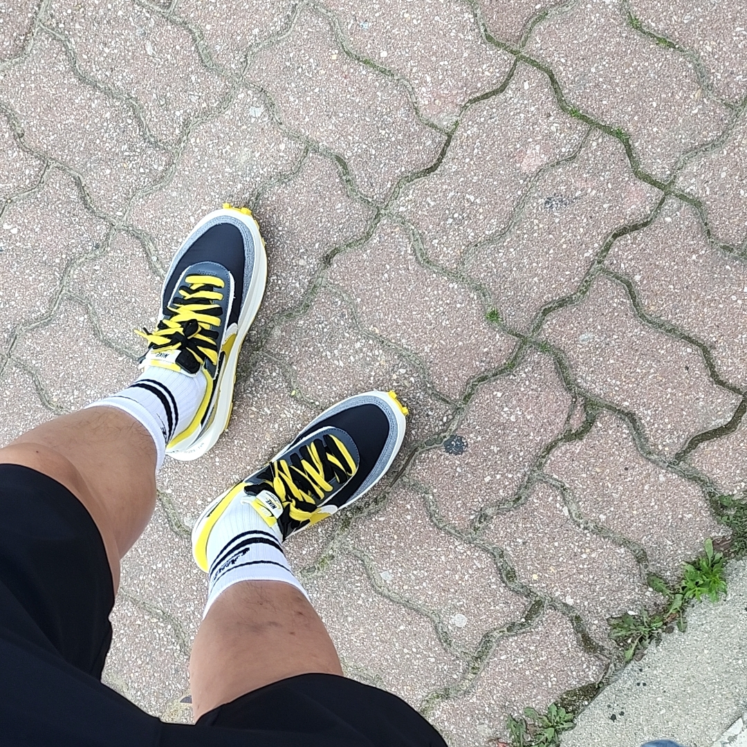 Nike x Sacai x Undercover LDWaffle Black Bright Citron 착용 스타일 - 2