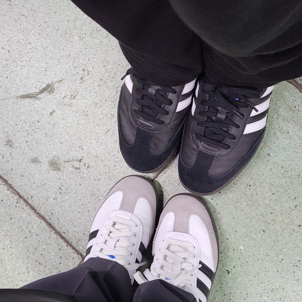 Adidas Samba OG Cloud White, Adidas Samba OG Black White Gum 착용 스타일
