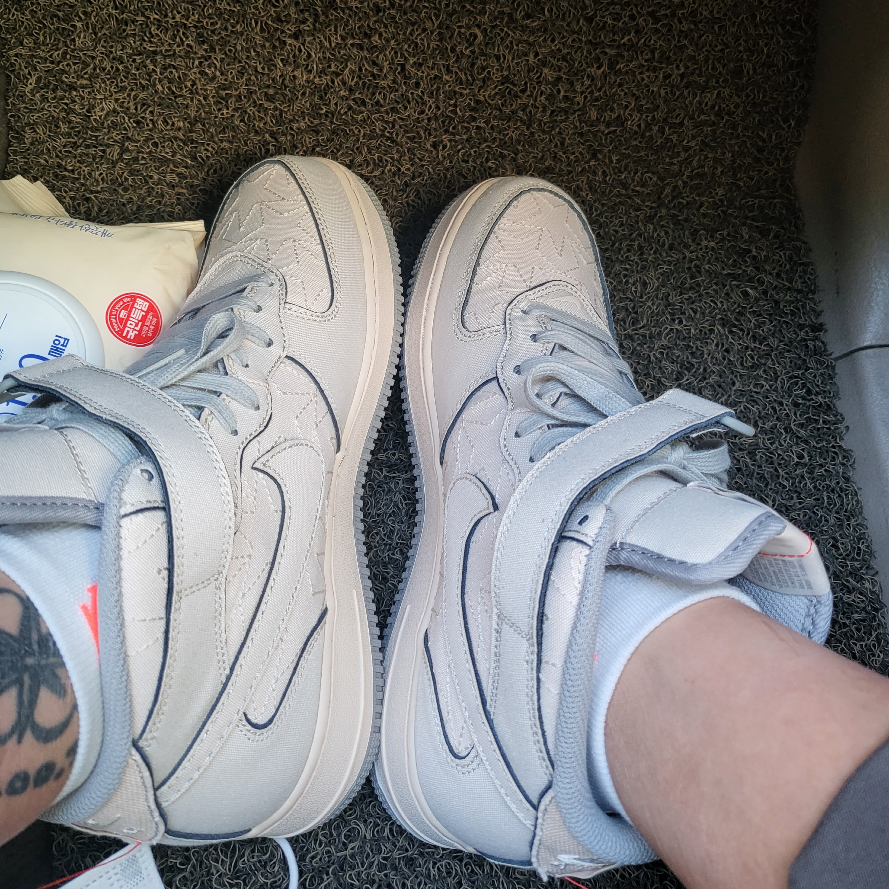 Nike Air Force 1 Mid '07 Pearl White 착용 스타일 - 3