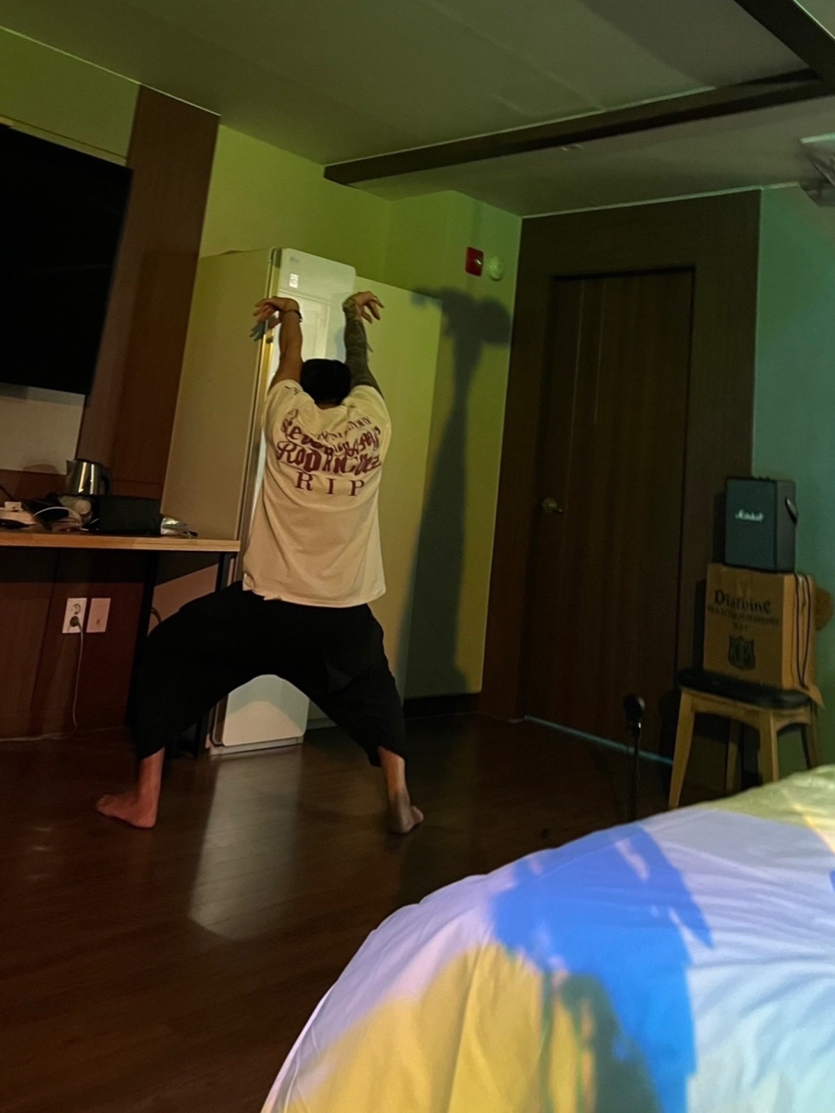 루이비통 모노그램 체인 브레이슬릿 실버 블랙, 롤렉스 스카이드웰러 42mm 326933 샴페인 쥬빌리 착용 스타일 - 1