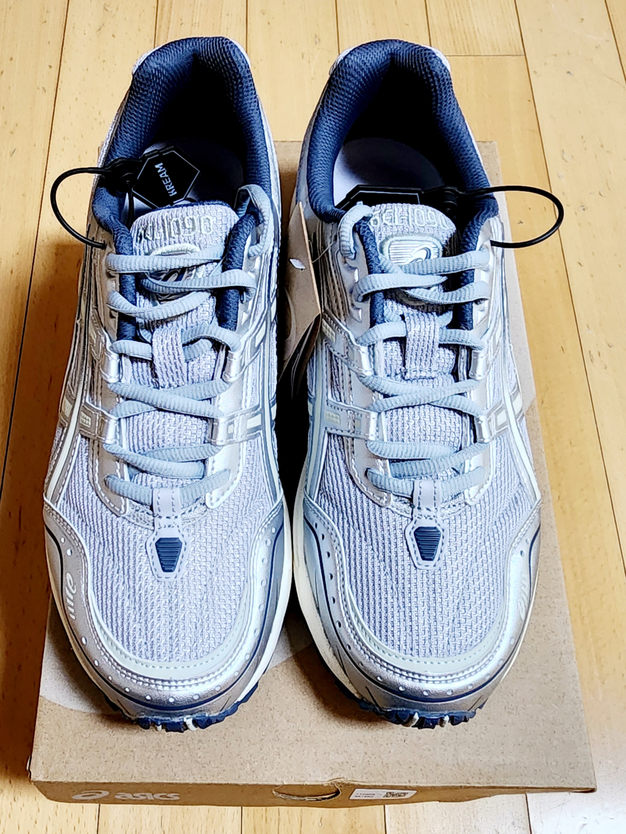 Asics Gel-1090 Piedmont Grey 착용 스타일