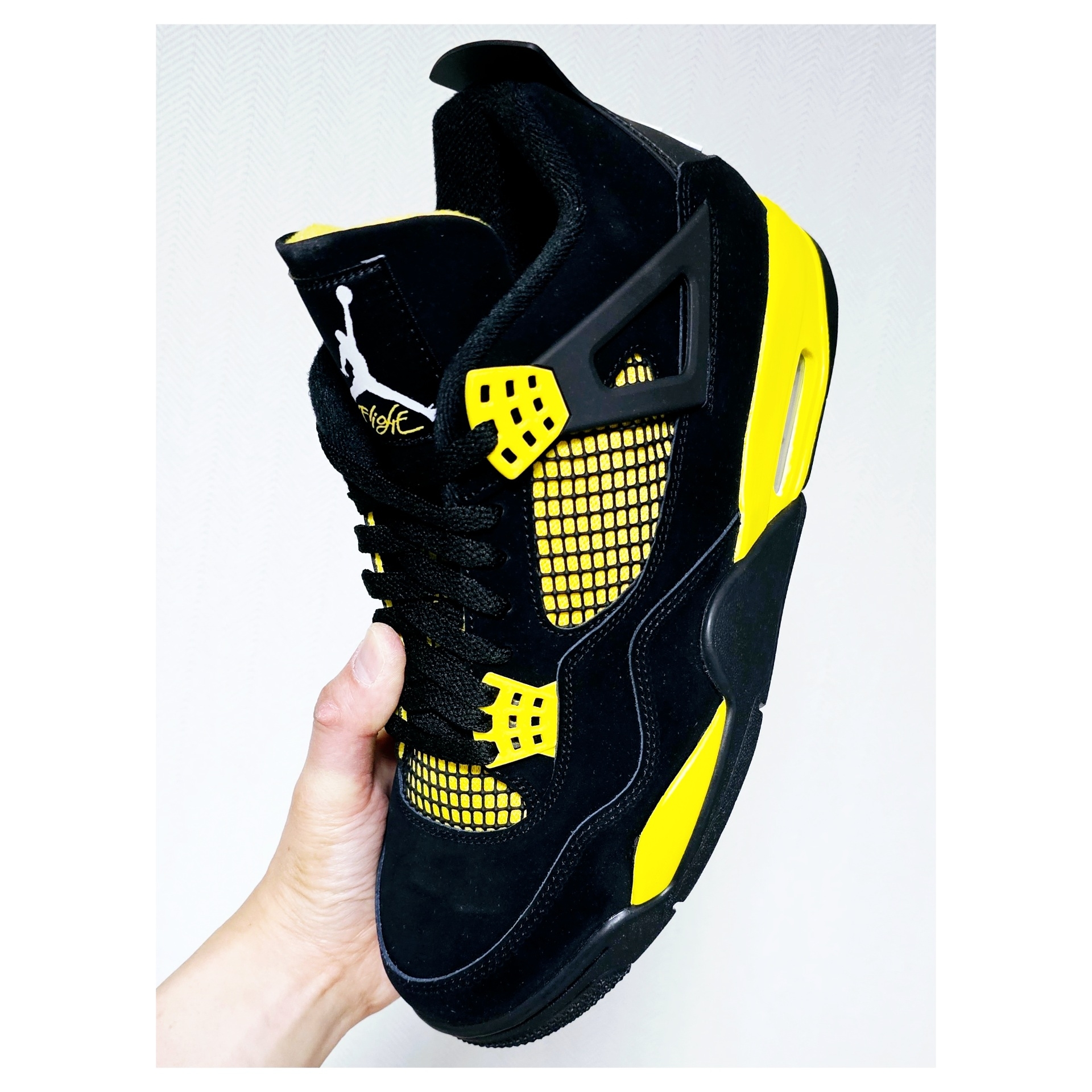 Jordan 4 Retro Thunder 2023 착용 스타일 - 5