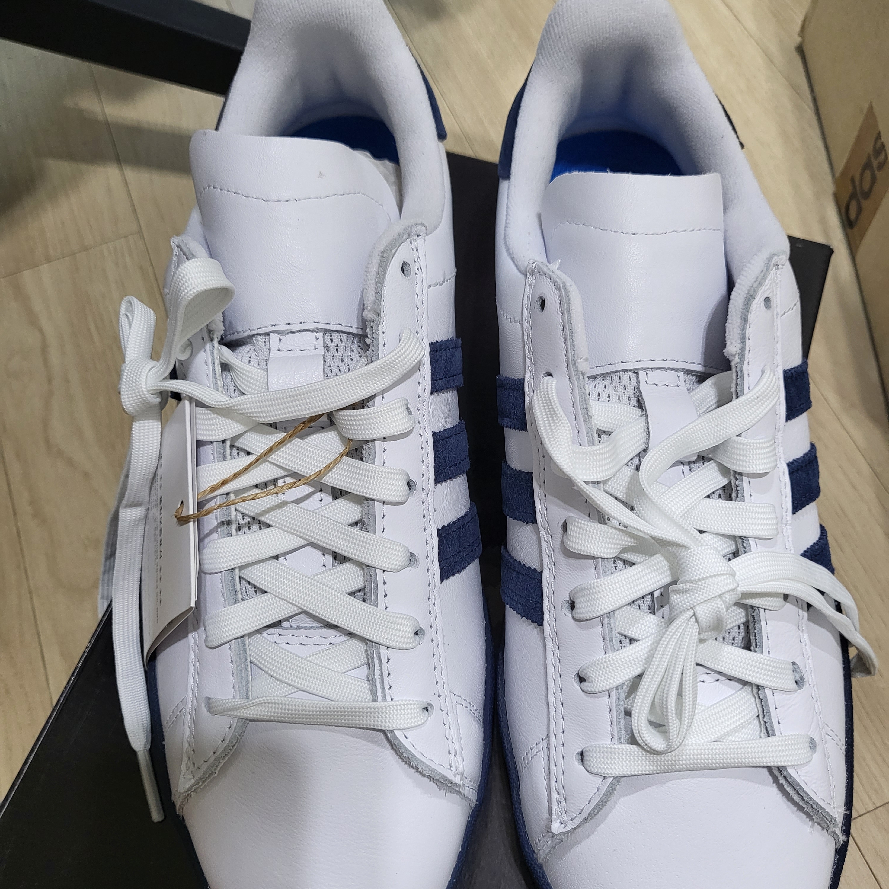Adidas Campus ADV Cloud White Collegiate Navy 착용 스타일 - 3