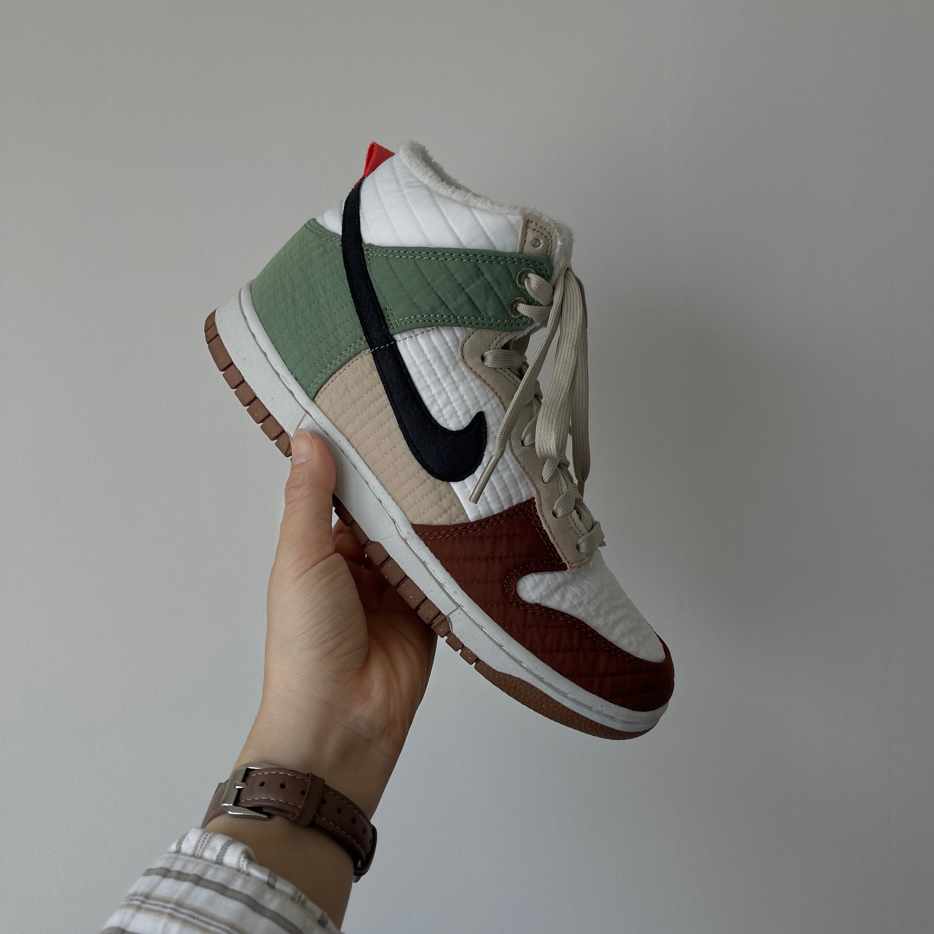 (W) Nike Dunk High Next Nature Summit White 착용 스타일