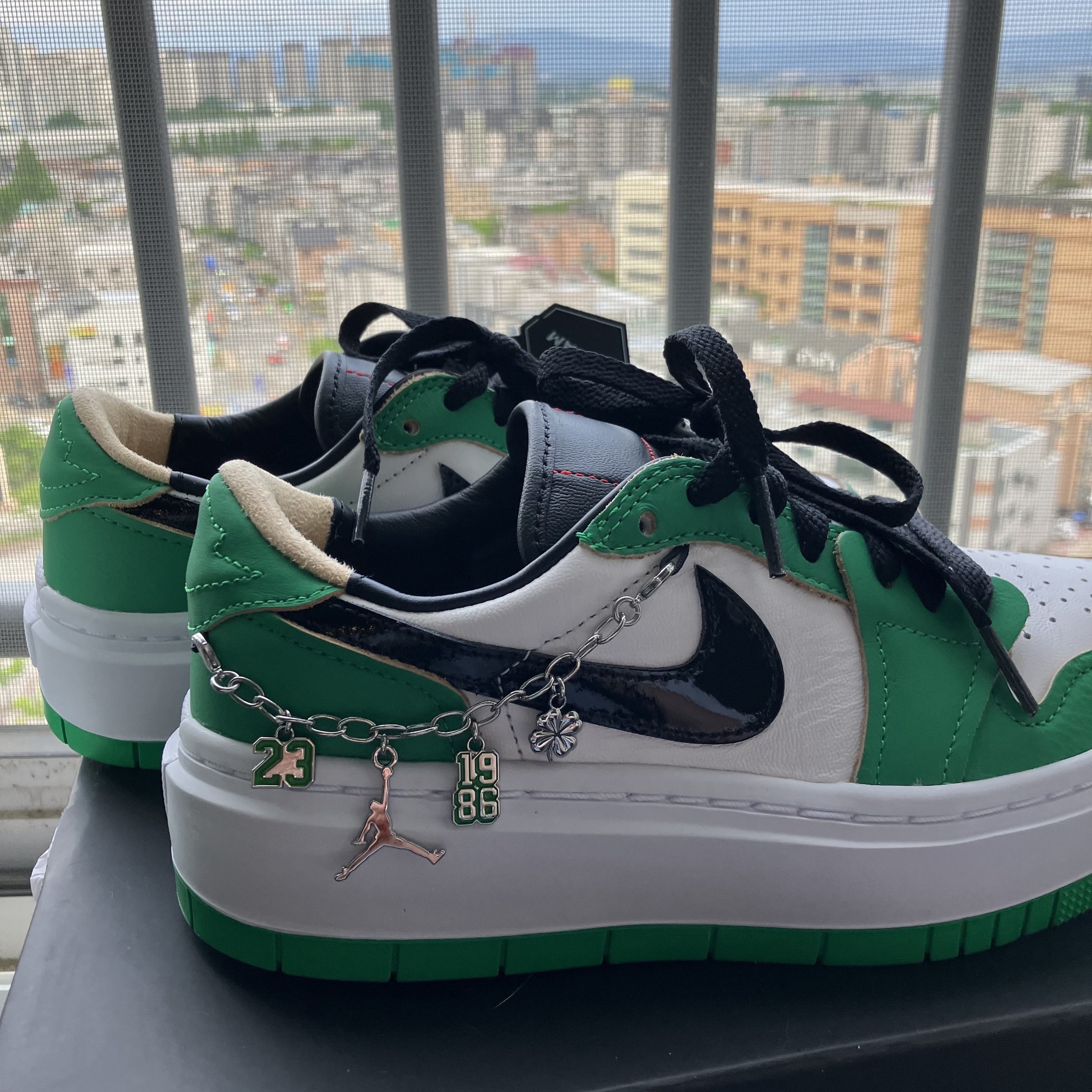 (W) Jordan 1 Elevate Low SE Lucky Green 착용 스타일