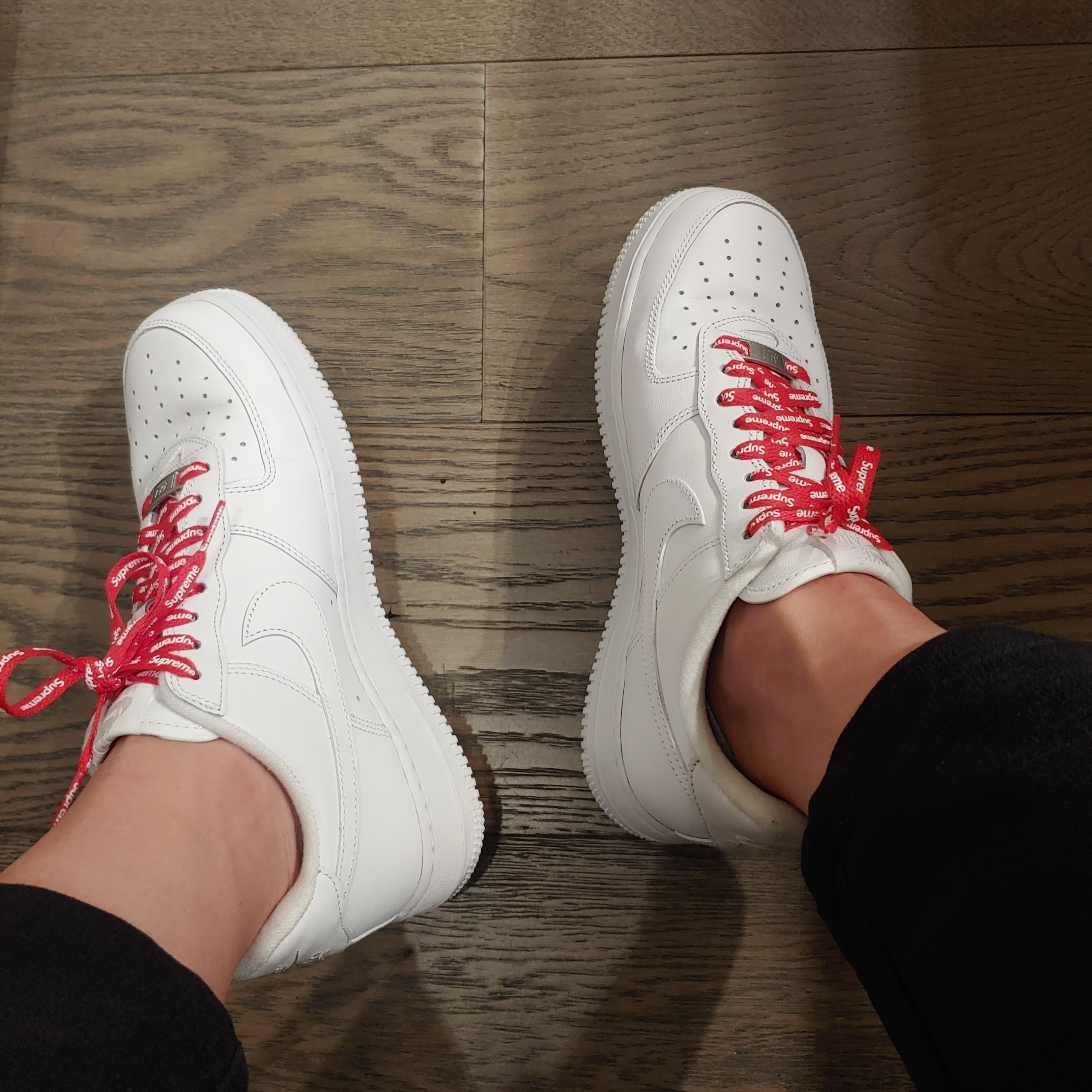 Nike x Supreme Air Force 1 Low White 착용 스타일