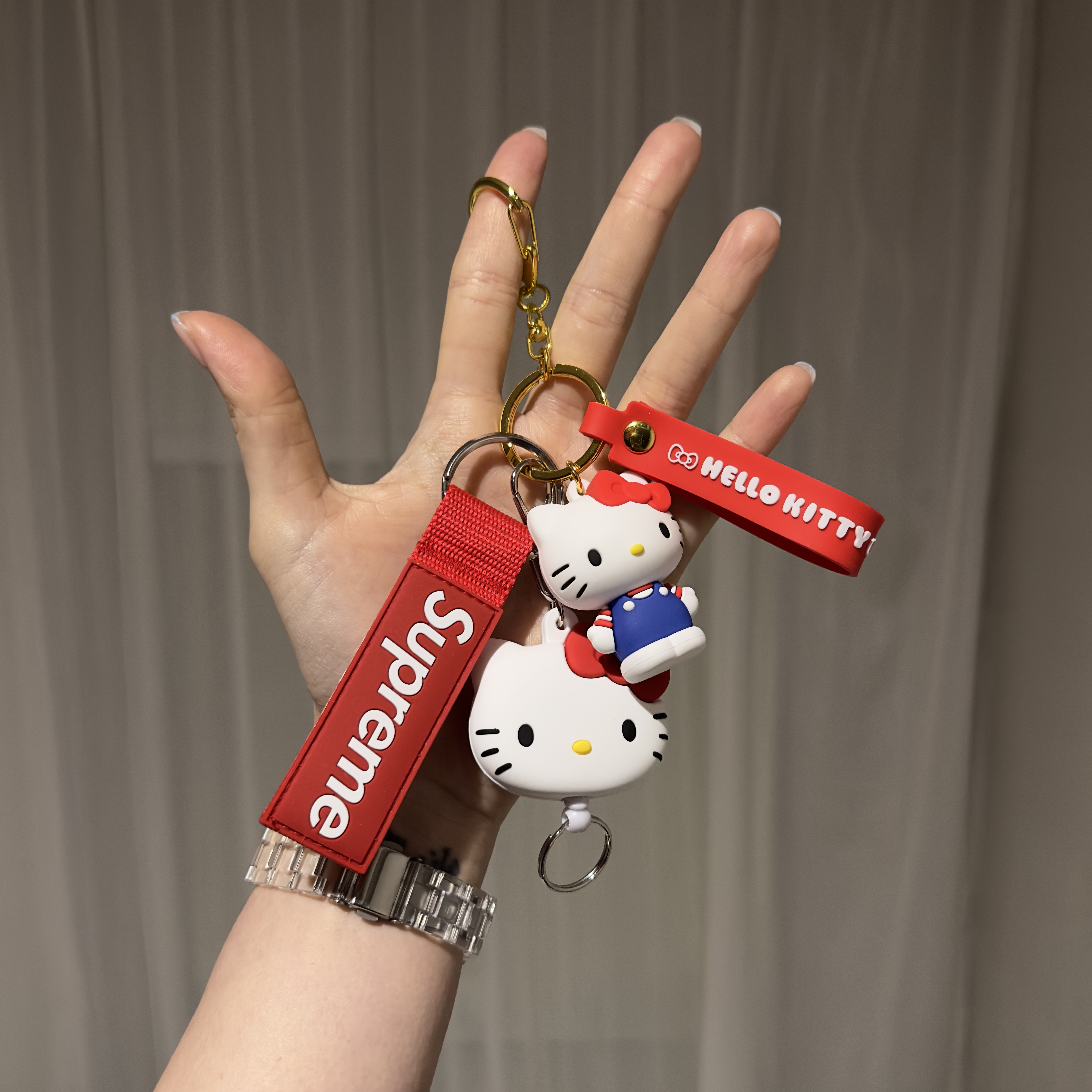 Supreme Webbing Keychain Red - 23SS 착용 스타일