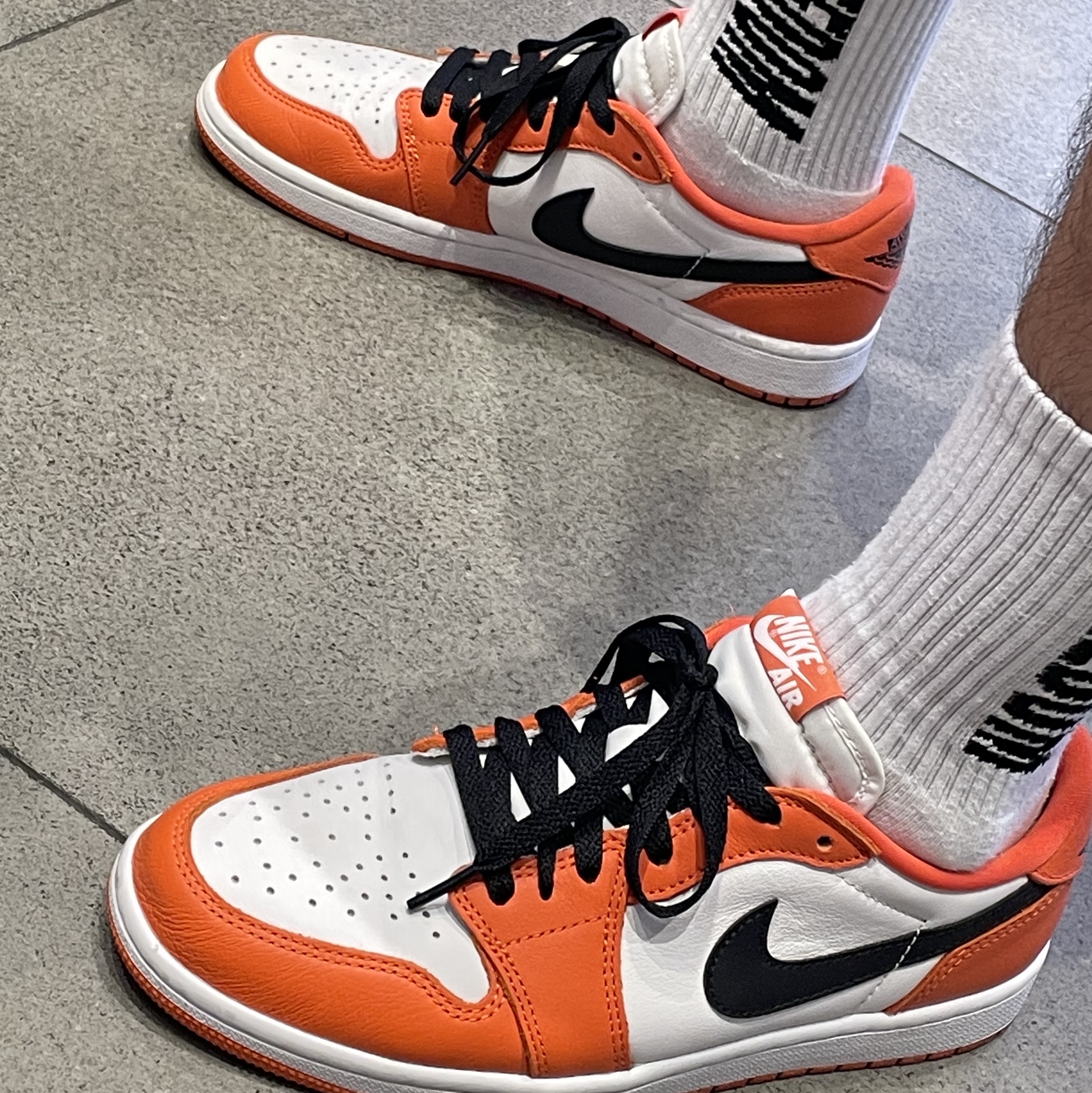Jordan 1 Low OG Starfish 착용 스타일
