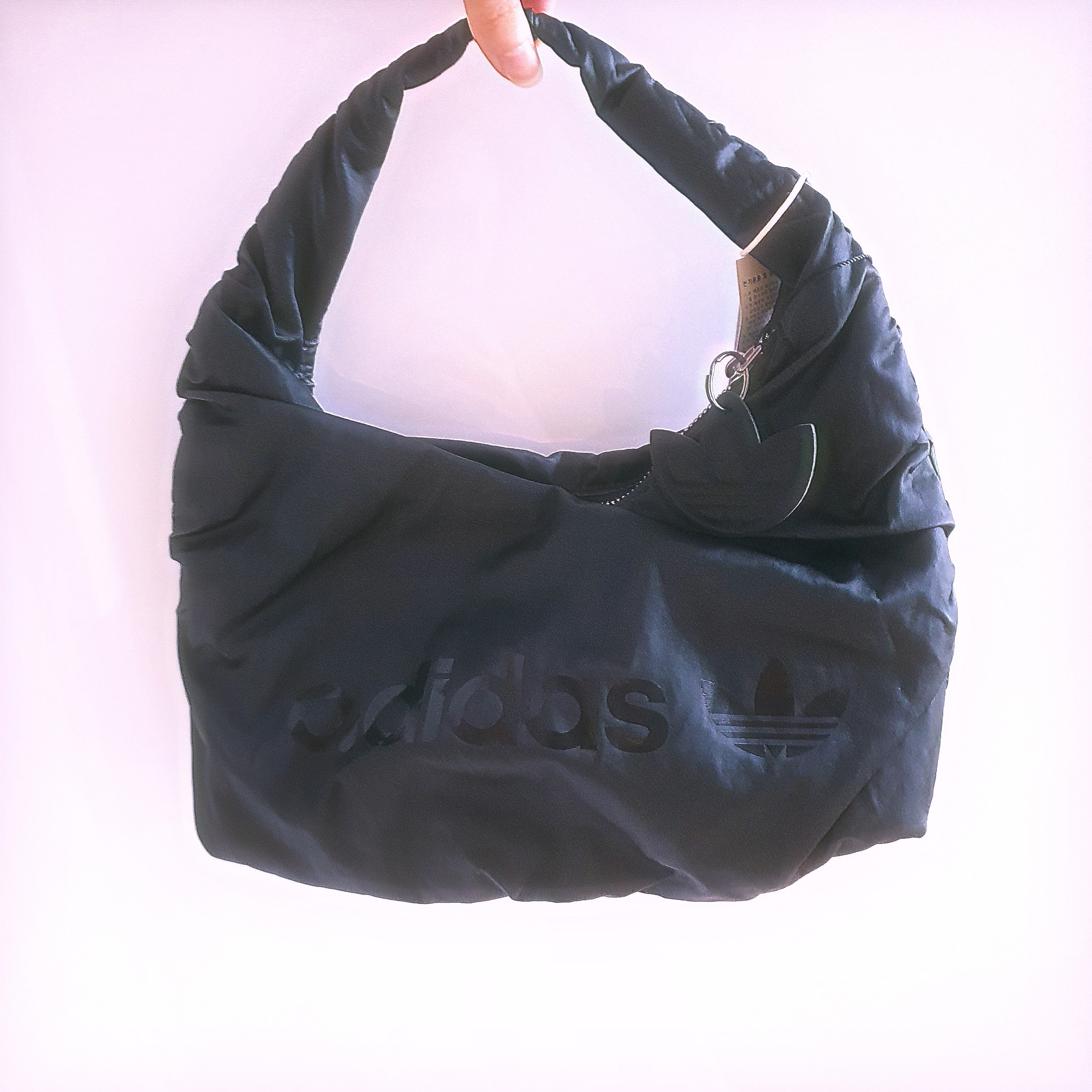 Adidas Satin Small Shoulder Bag Black 착용 스타일