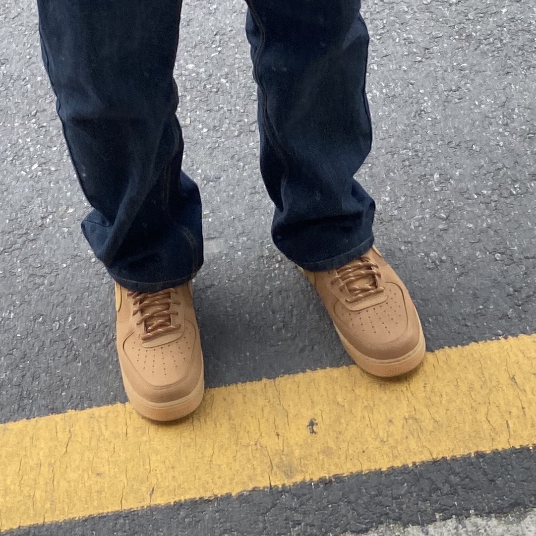 Nike Air Force 1 '07 WB Flax 착용 스타일
