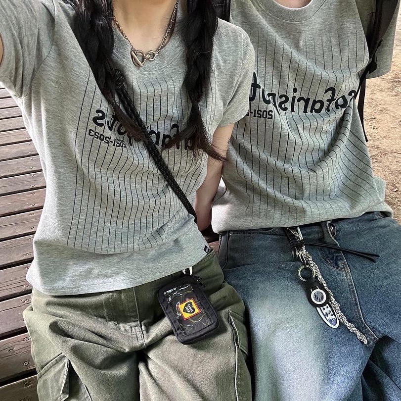 Safarispot Safarispots Magazine Tee Gray, Safarispot Women 1/2 Safarispots Magazine Tee Gray 착용 스타일