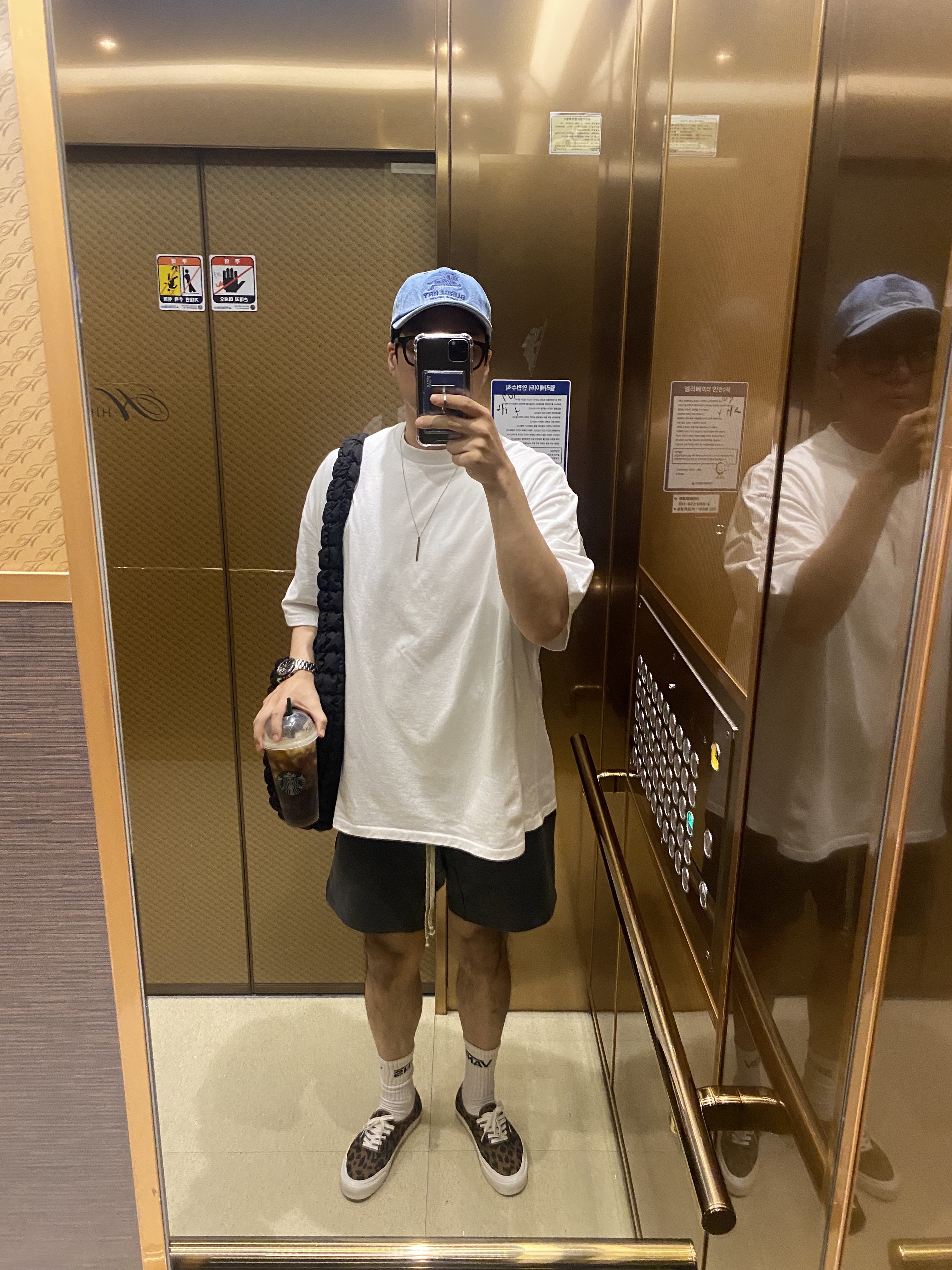 Supreme x Burberry Denim 6-Panel Washed Blue - 22SS 착용 스타일