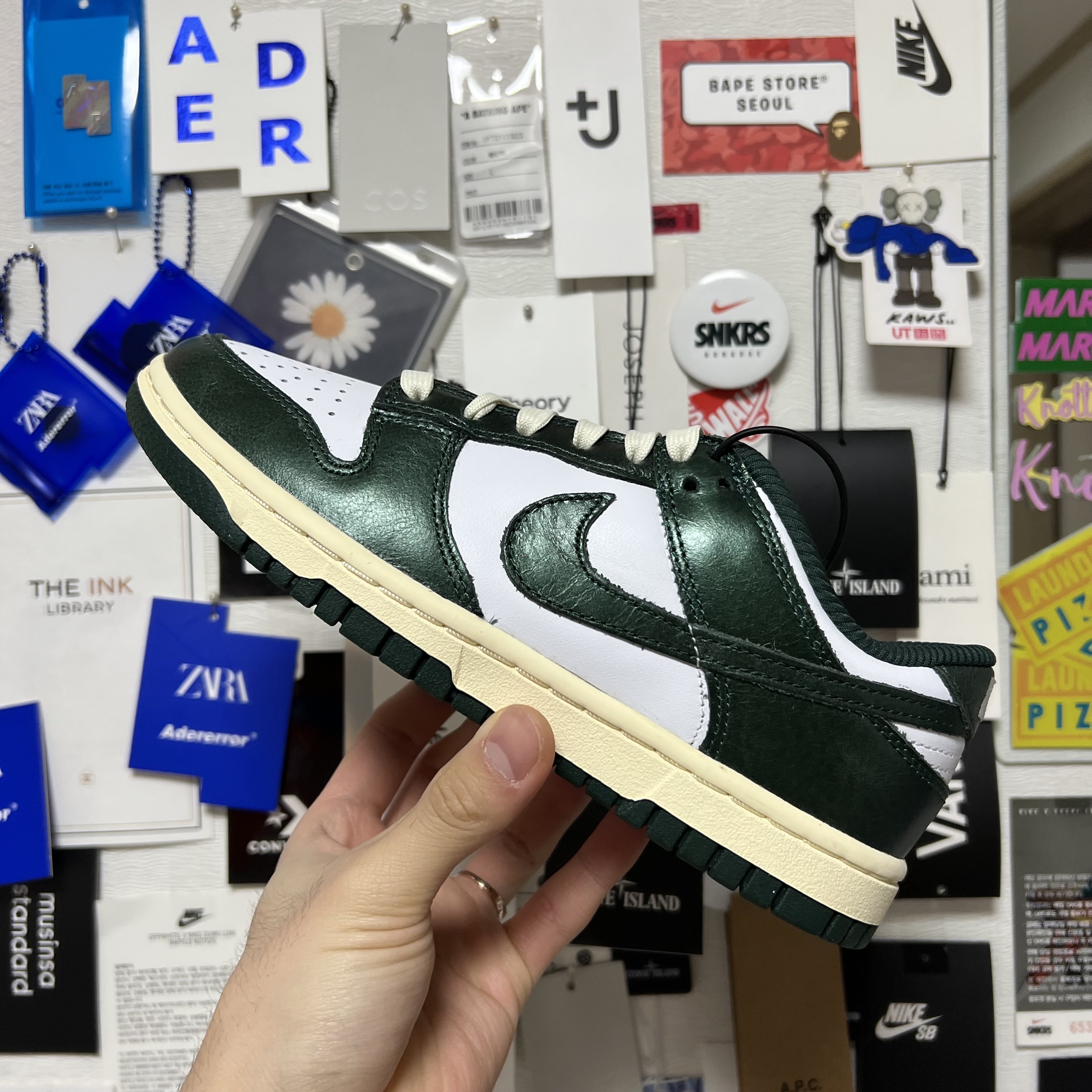 (W) Nike Dunk Low Vintage Green 착용 스타일