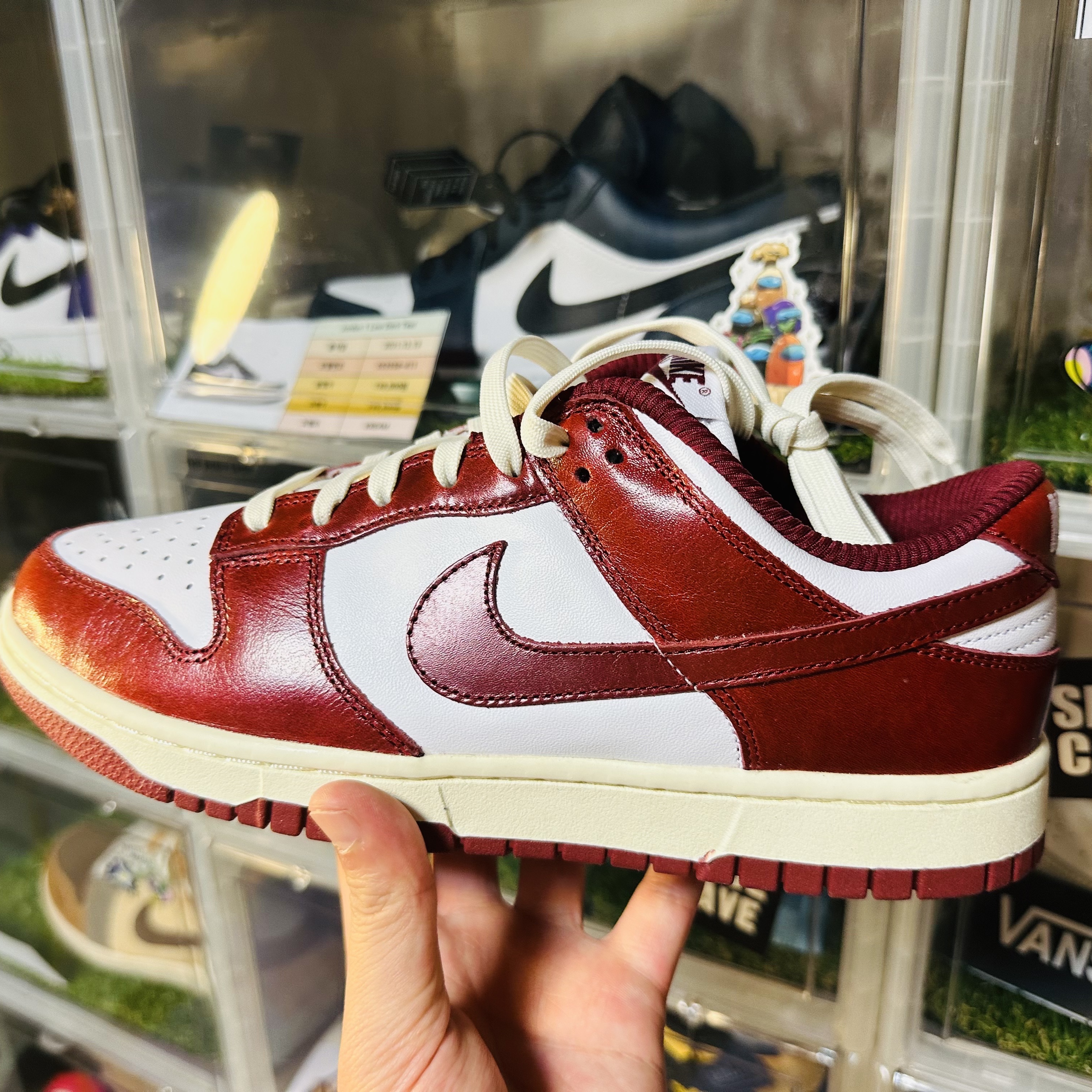 (W) Nike Dunk Low Retro PRM Team Red and White 착용 스타일 - 3