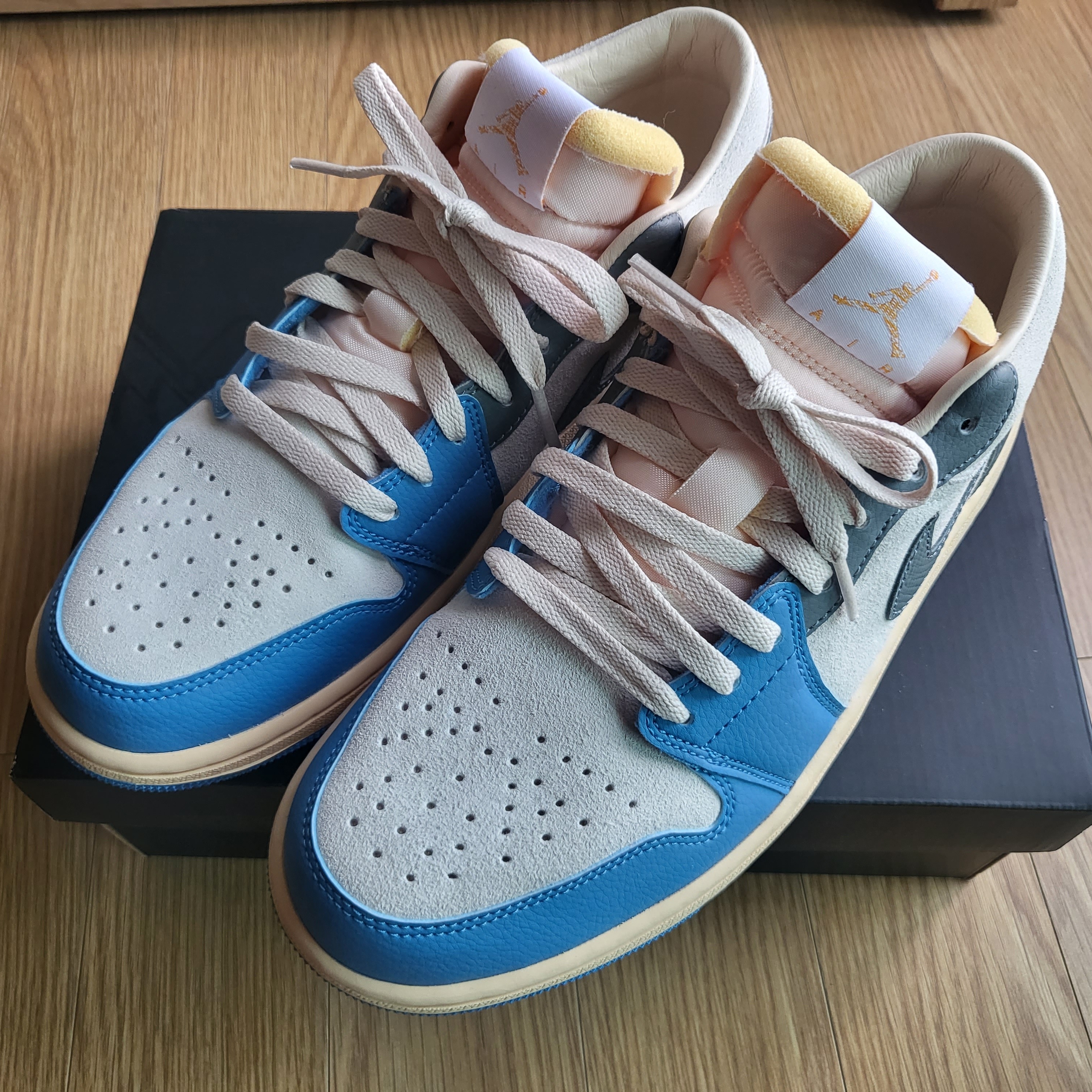 Jordan 1 Low SE Tokyo 96 착용 스타일