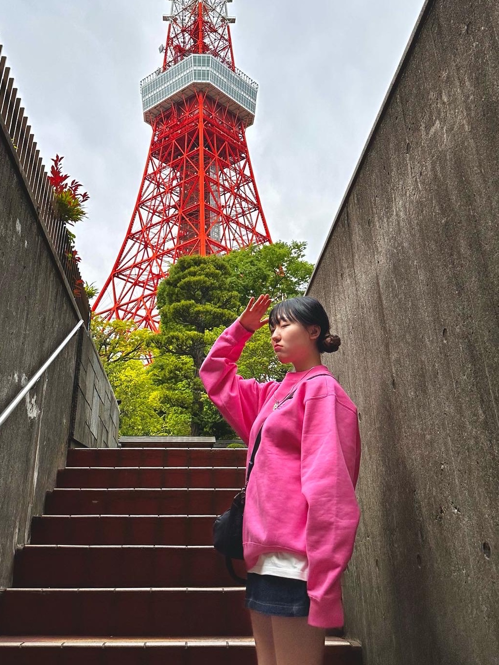 Nike x Stussy NRG Washed Fleece Crewneck Lotus PInk, Nike x Ambush Air Force 1 Low SP Black 착용 스타일 - 2