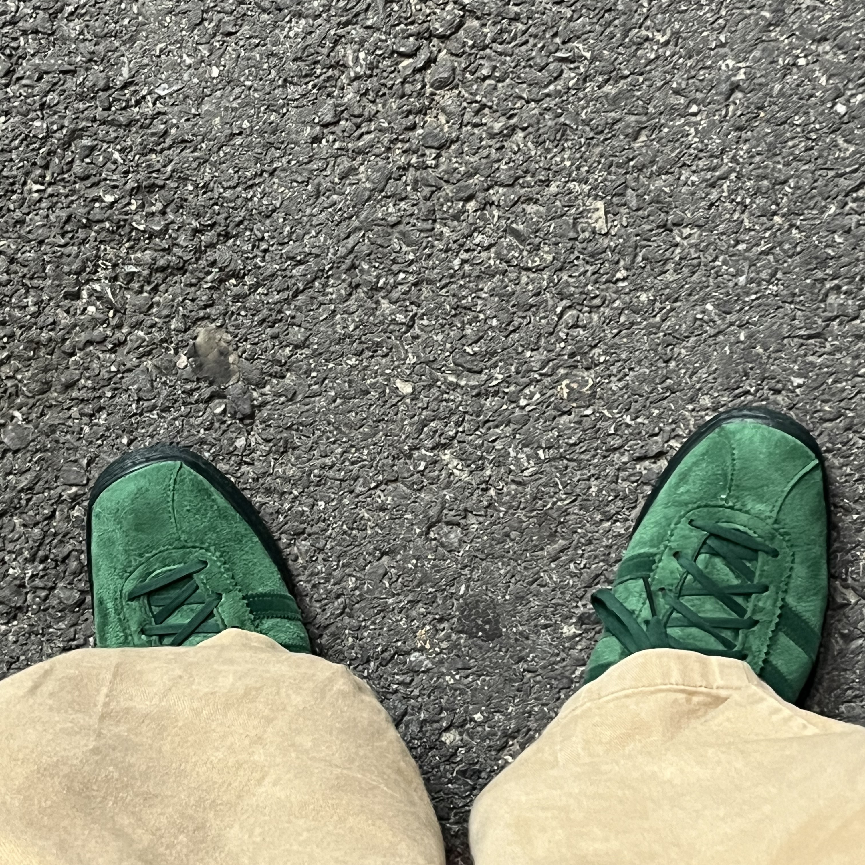 Adidas Tobacco Gruen Dark Green 착용 스타일