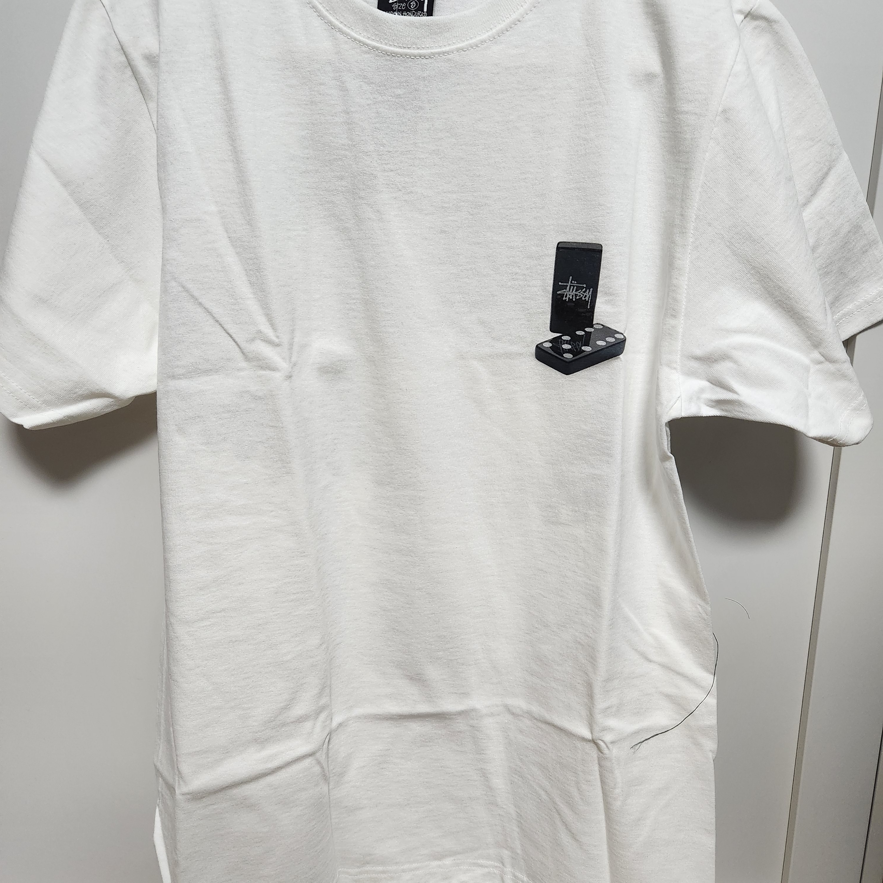 Stussy Dominoes T-Shirt White 착용 스타일 - 1