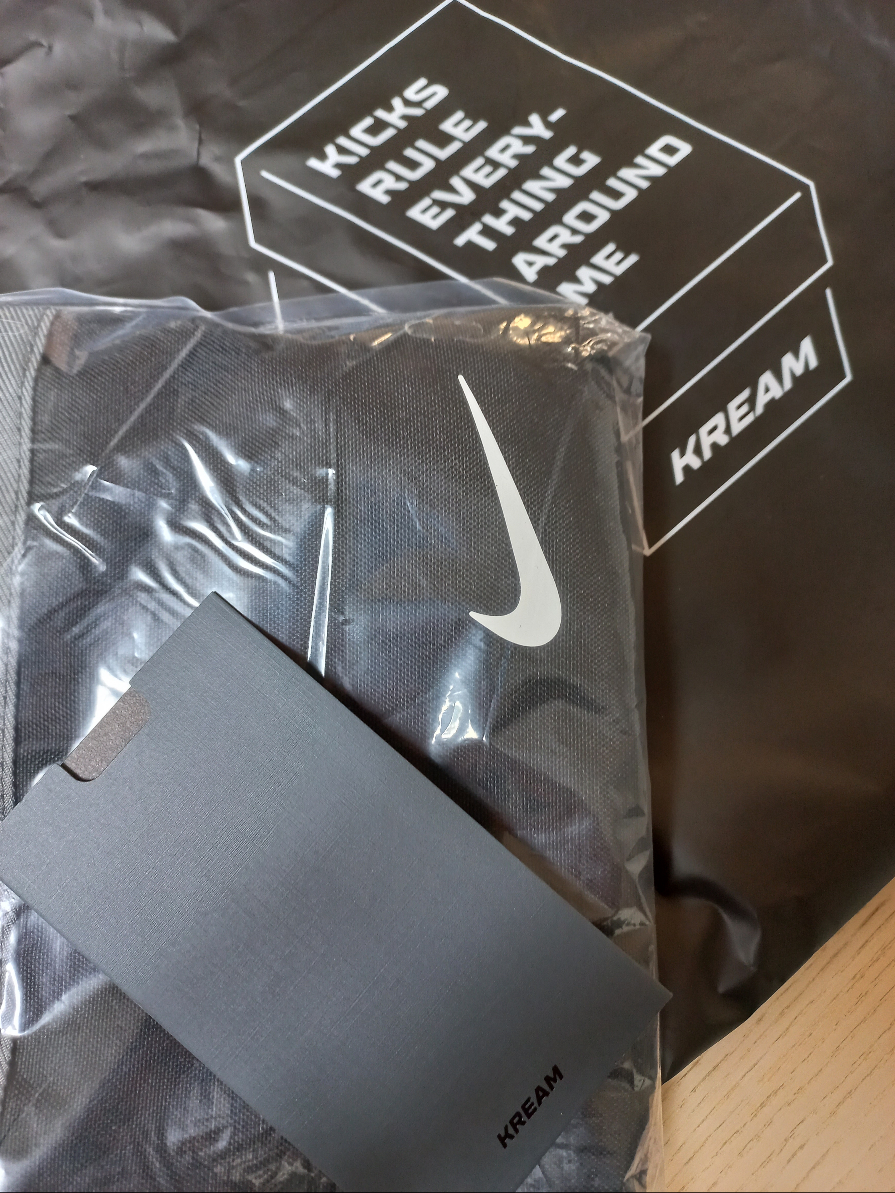 Nike Phenom Golf Pouch Black, Jordan 4 Retro Thunder 2023 착용 스타일 - 1
