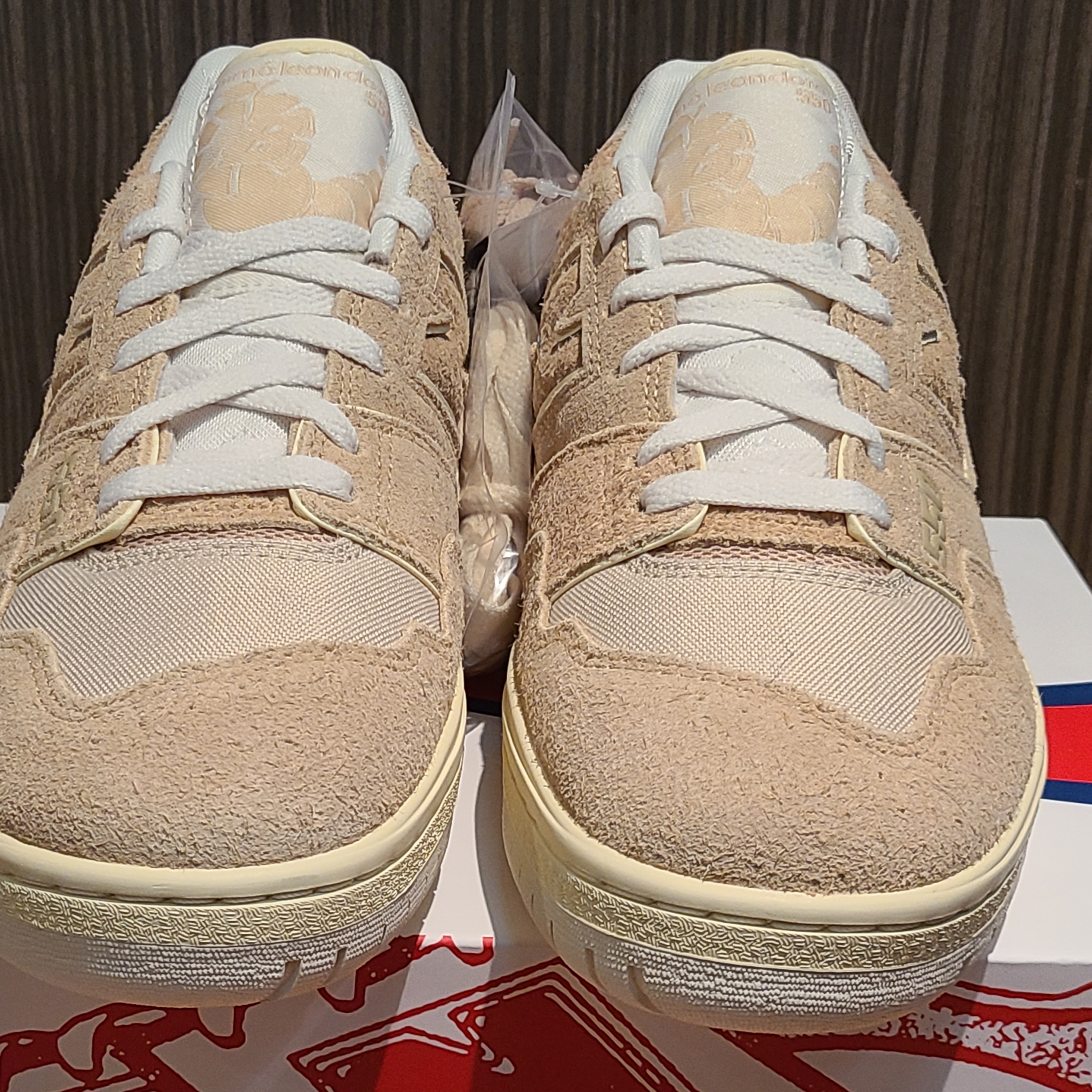 New Balance x Aime Leon Dore 550 Warm Sand 착용 스타일 - 2