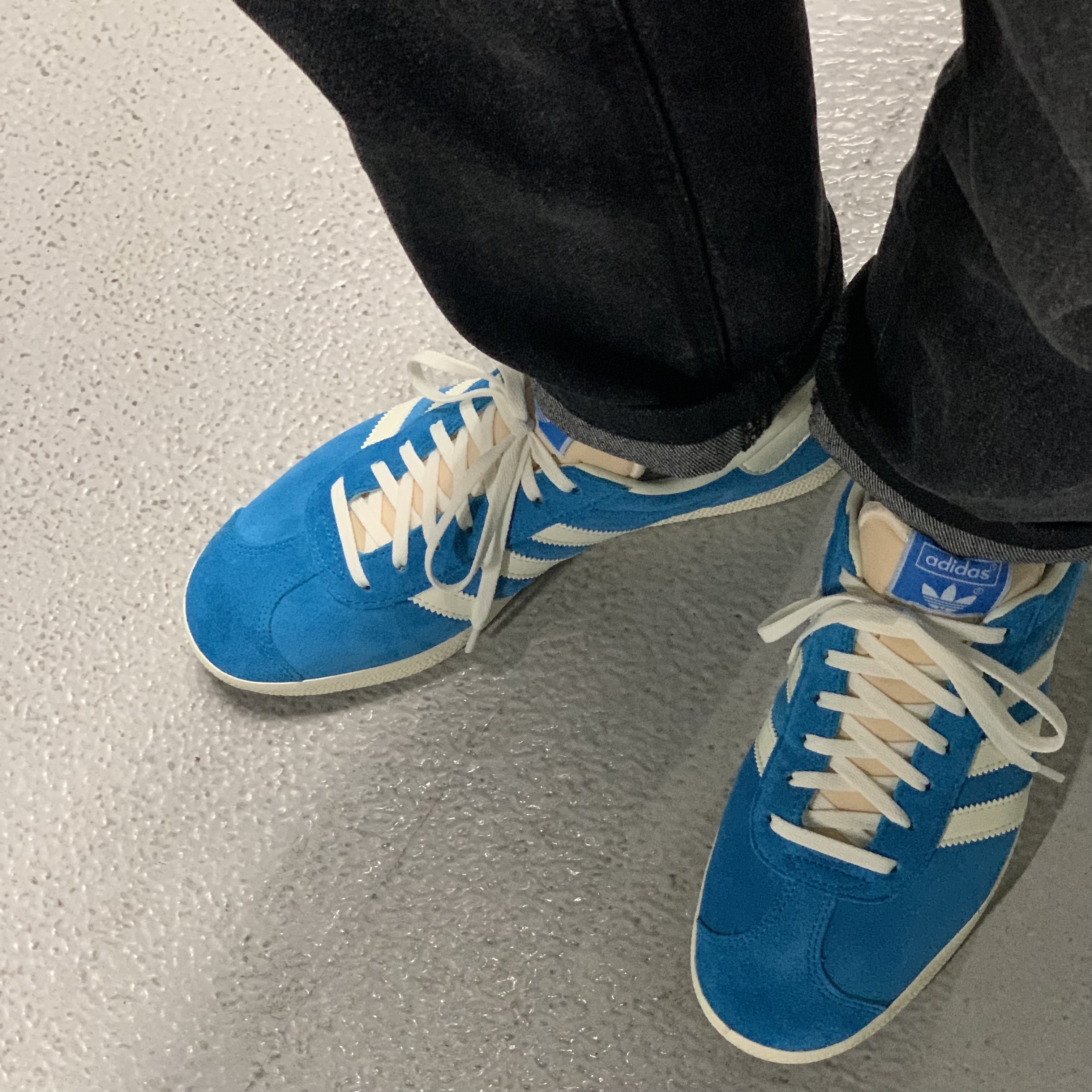 Adidas Gazelle Bold Aqua Off White 착용 스타일 - 3
