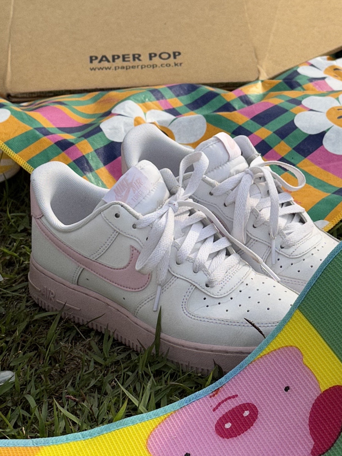Nike Air Force 1 Low White Pink Midsole 착용 스타일